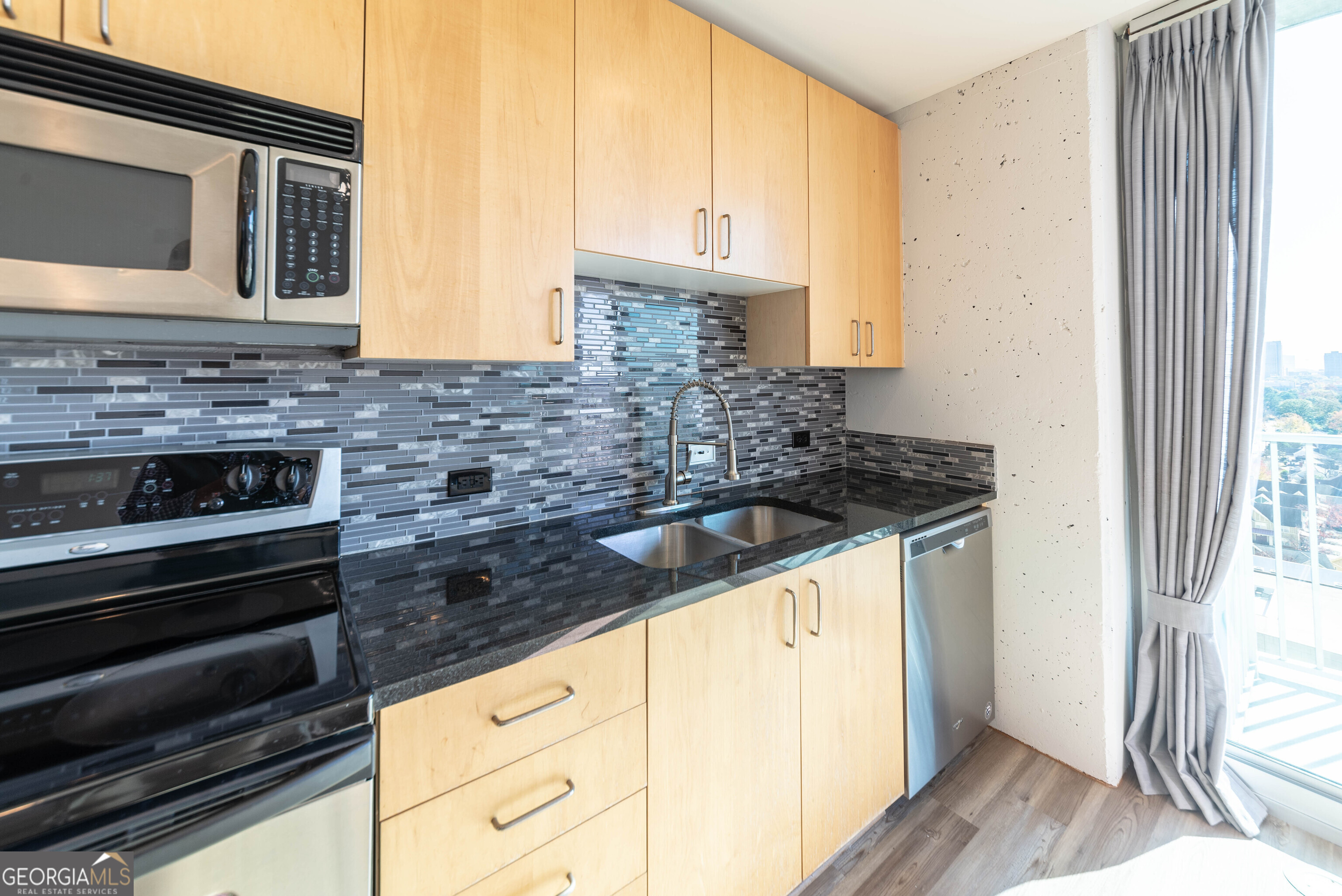 361 17th Street # 1309 Property Photo 11