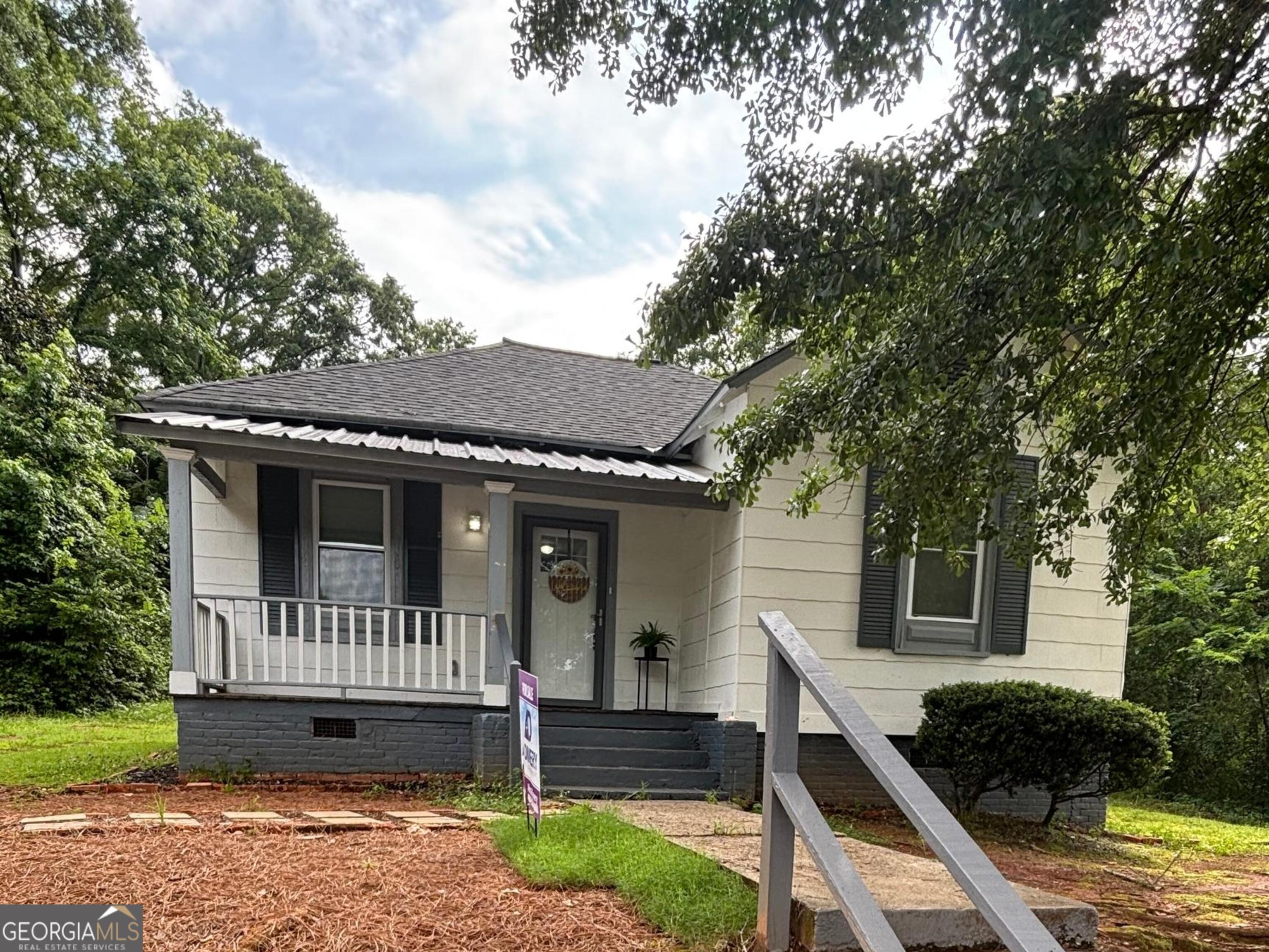 1100 Houston Street Property Photo 1