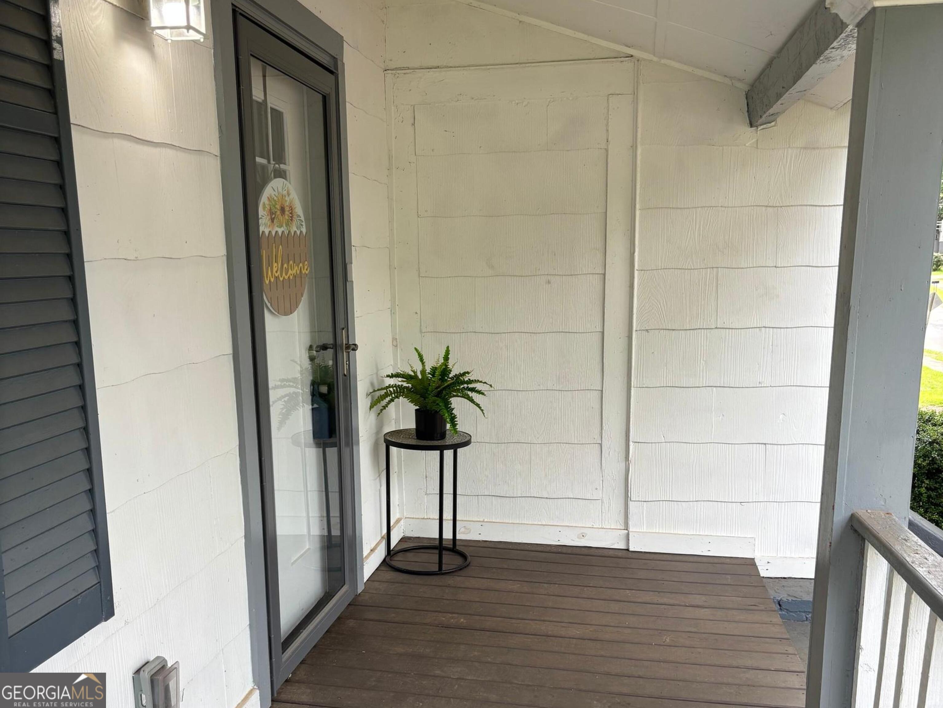 1100 Houston Street Property Photo 3