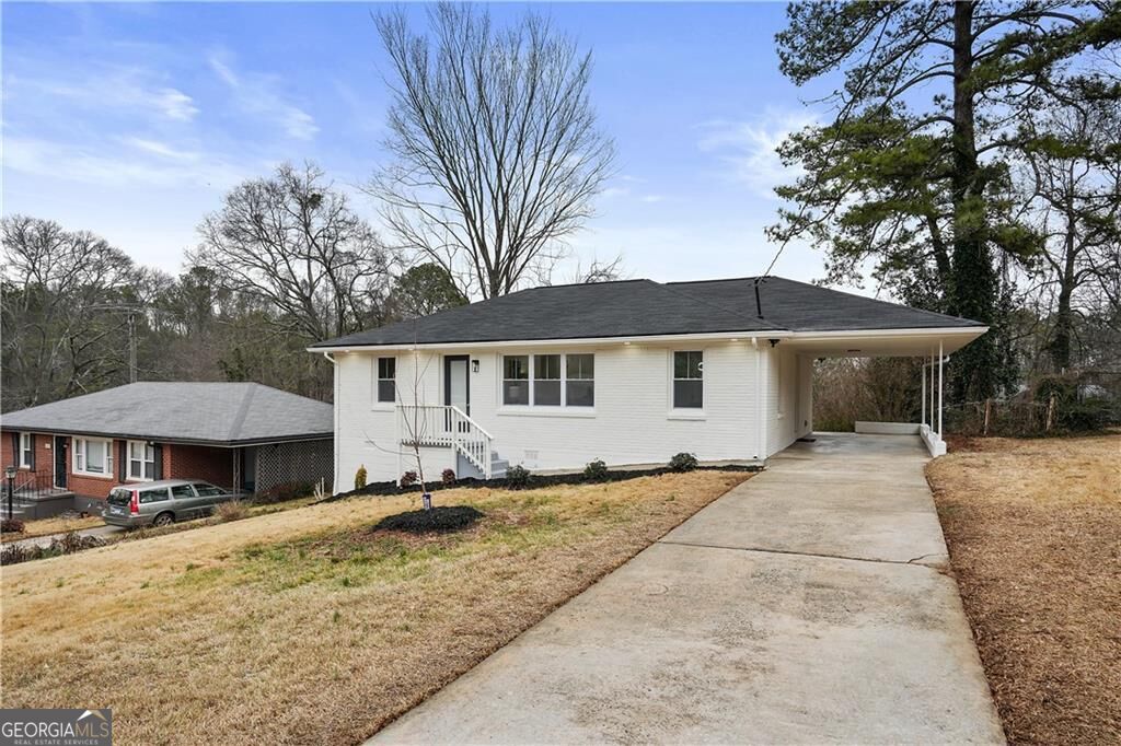 2724 Larkspur Drive SE Property Photo 1