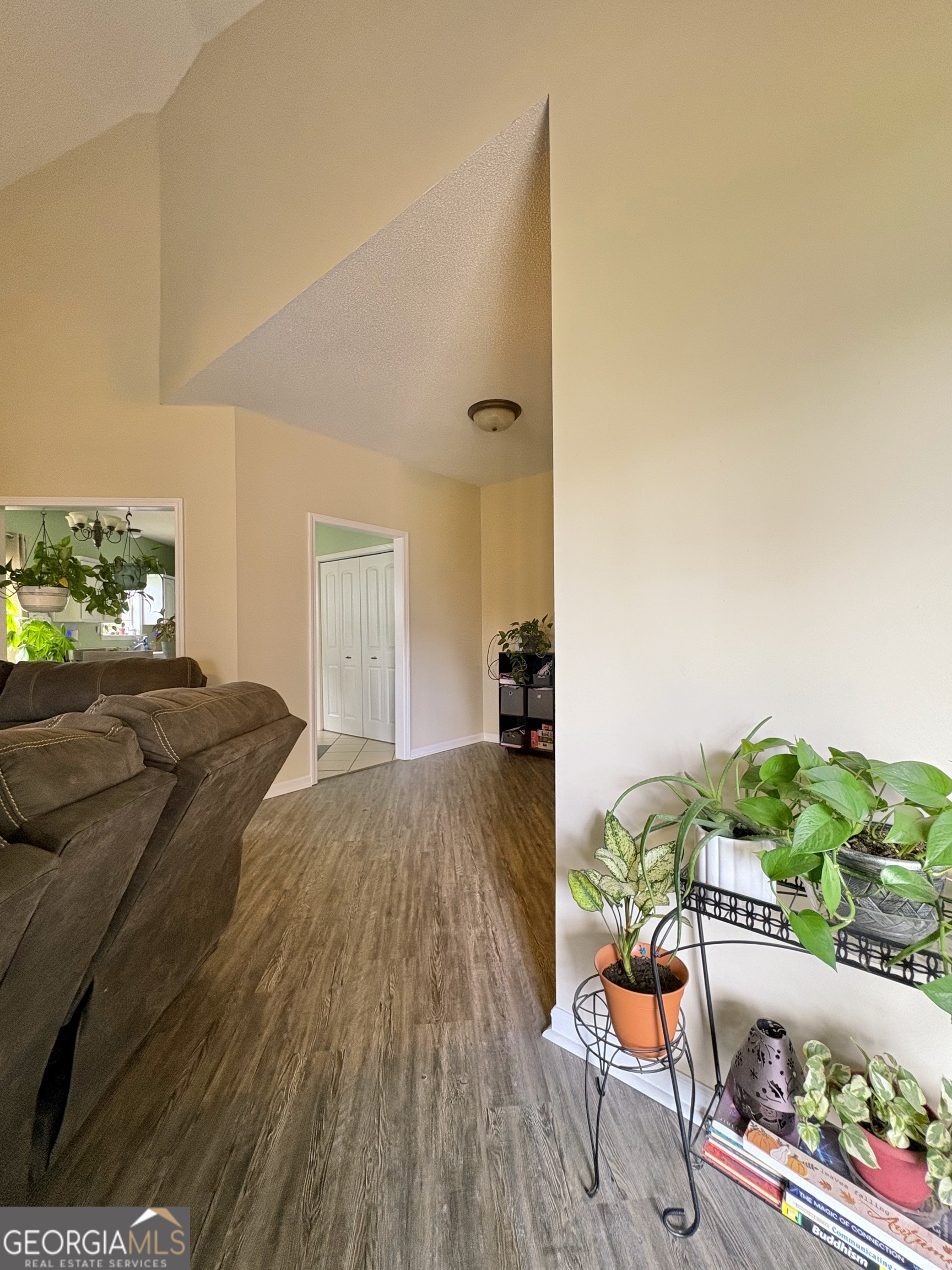 105 Yarrow Boulevard Property Photo 4