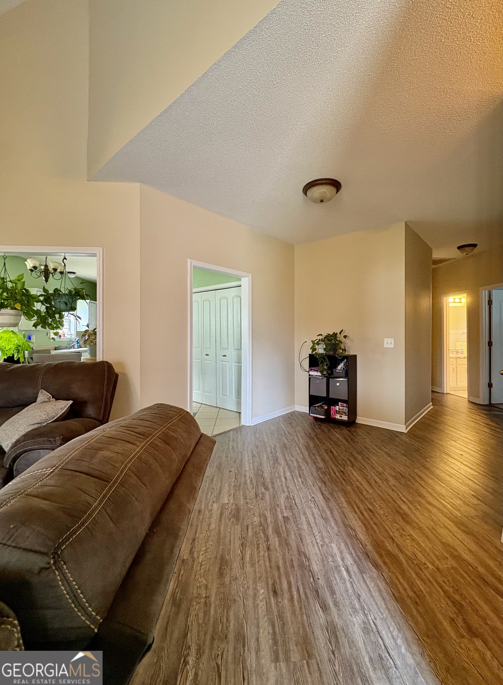 105 Yarrow Boulevard Property Photo 5