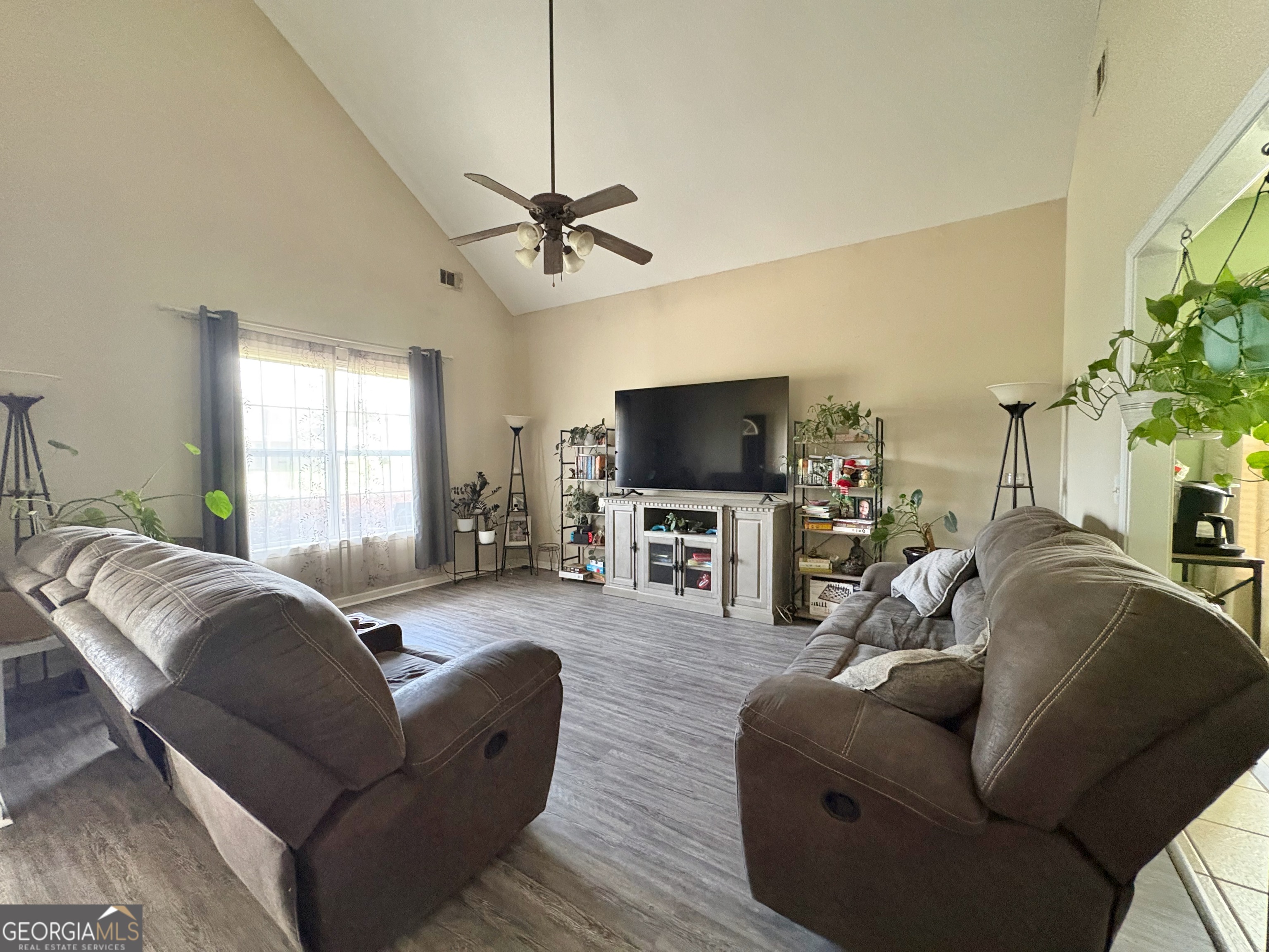 105 Yarrow Boulevard Property Photo 6