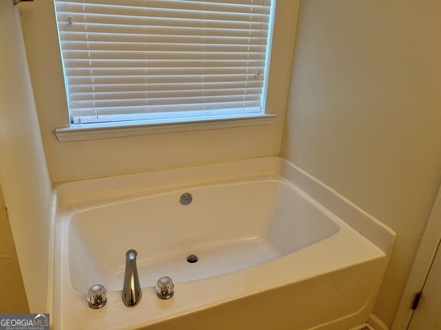 9592 Lakeview Circle Property Photo 11