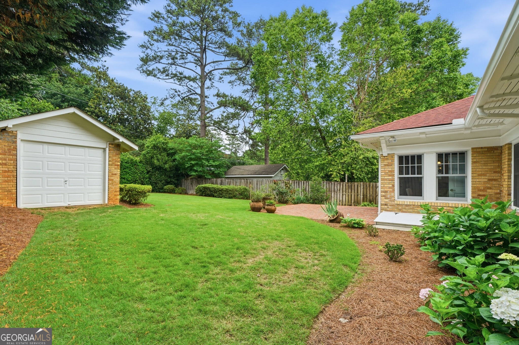 1298 Oxford Road Ne Property Photo 25