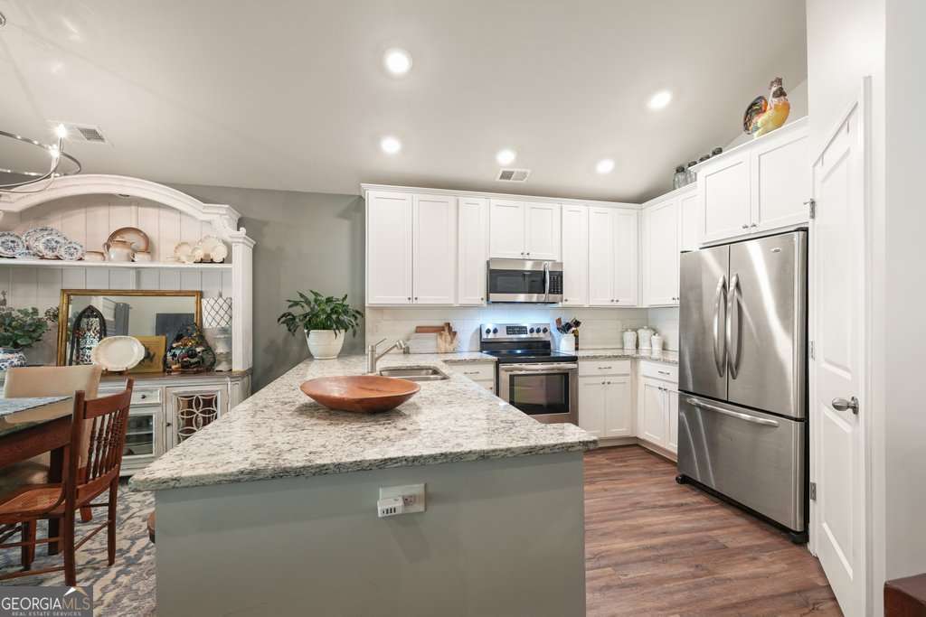 110 Cherry Court Property Photo 17
