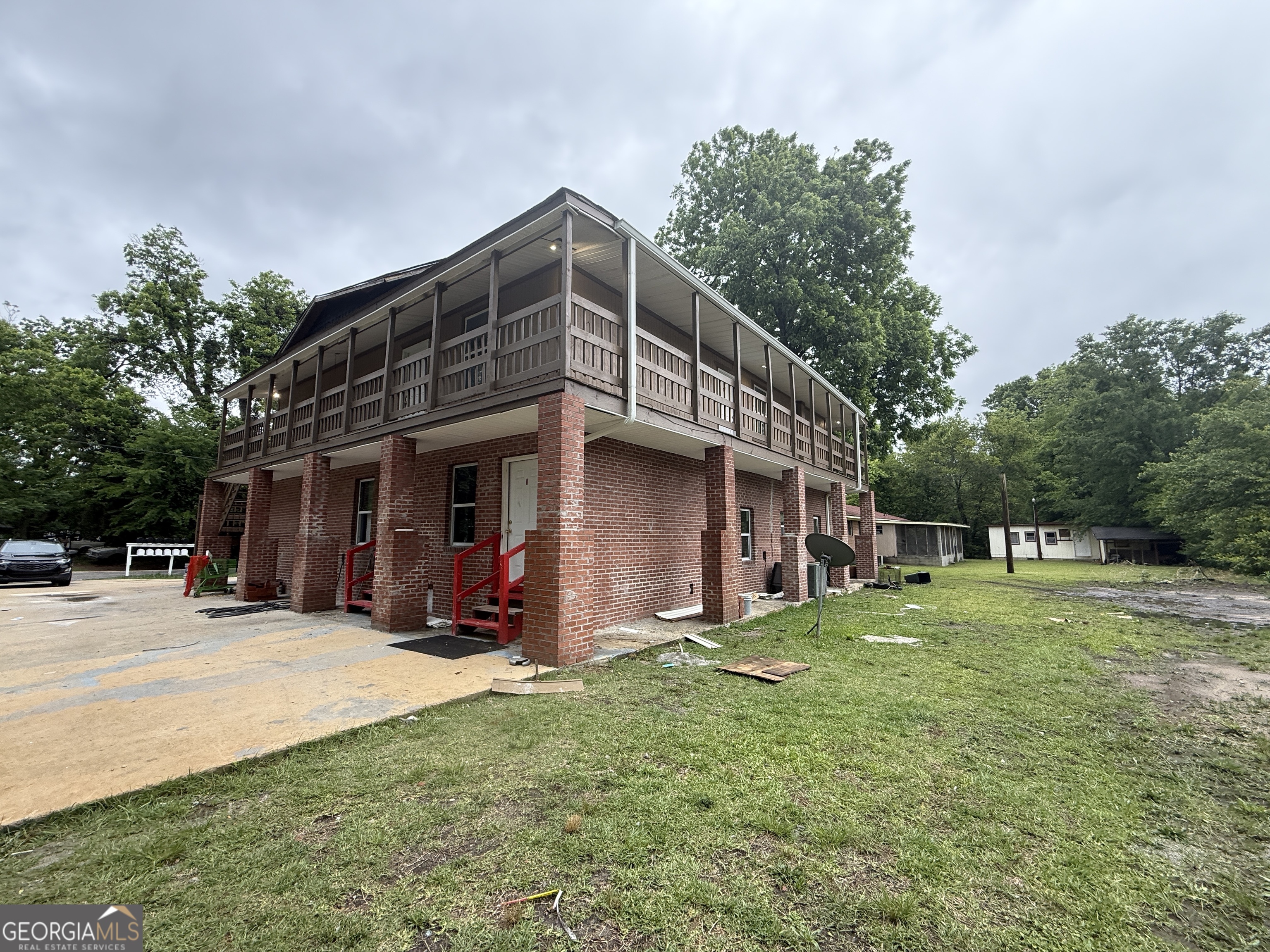 1011 Pine Street Property Photo 3