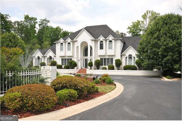 170 Howard Oaks Drive Property Photo 1