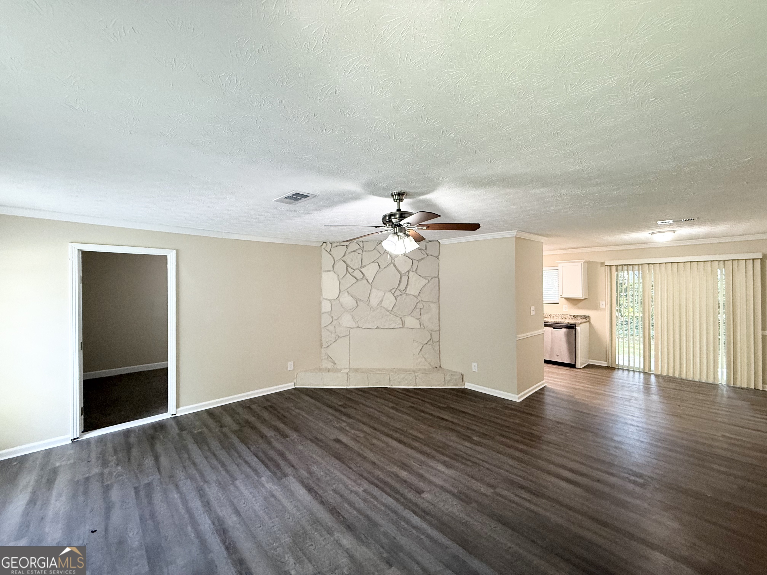 4751 White Oak Path Property Photo 3