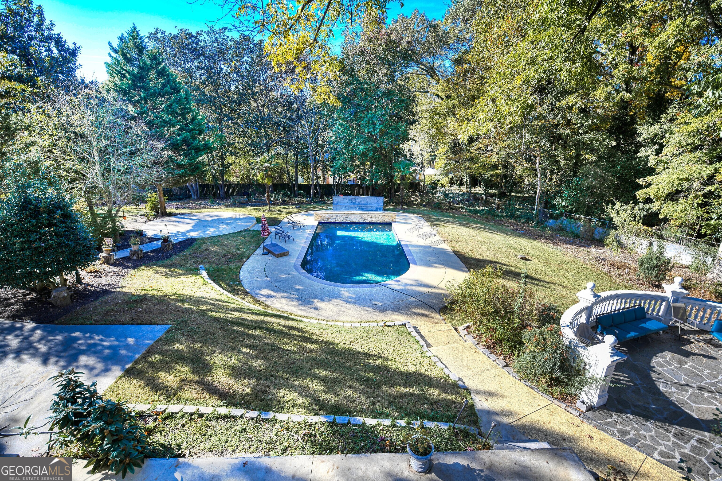 6020 Riverside Drive Property Photo 7