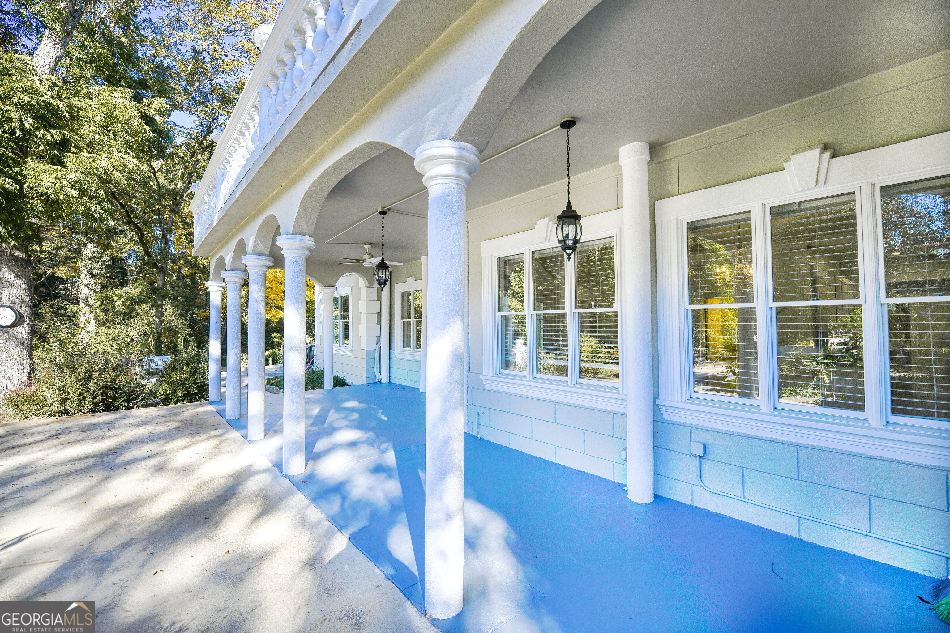 6020 Riverside Drive Property Photo 9