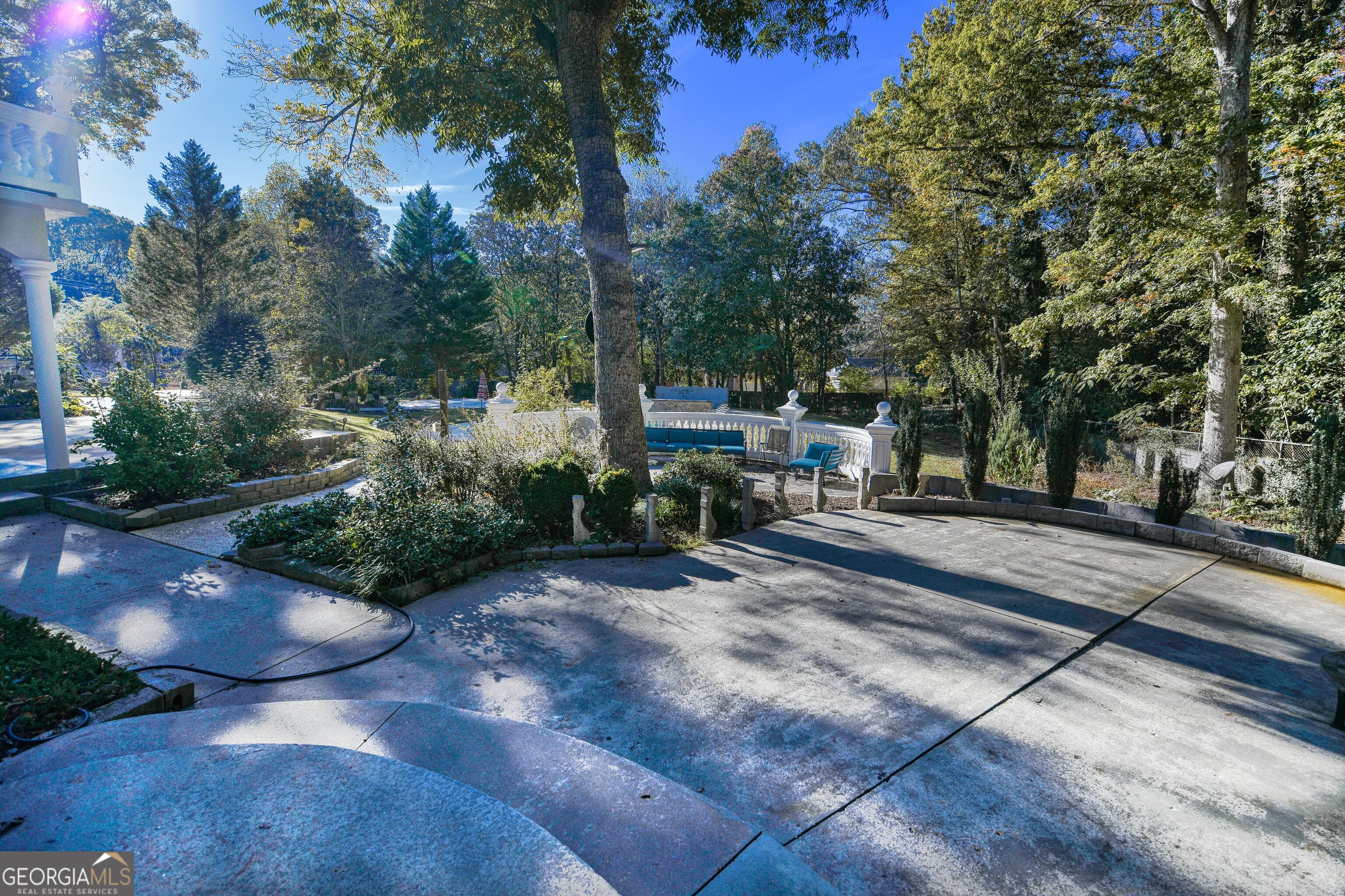 6020 Riverside Drive Property Photo 13