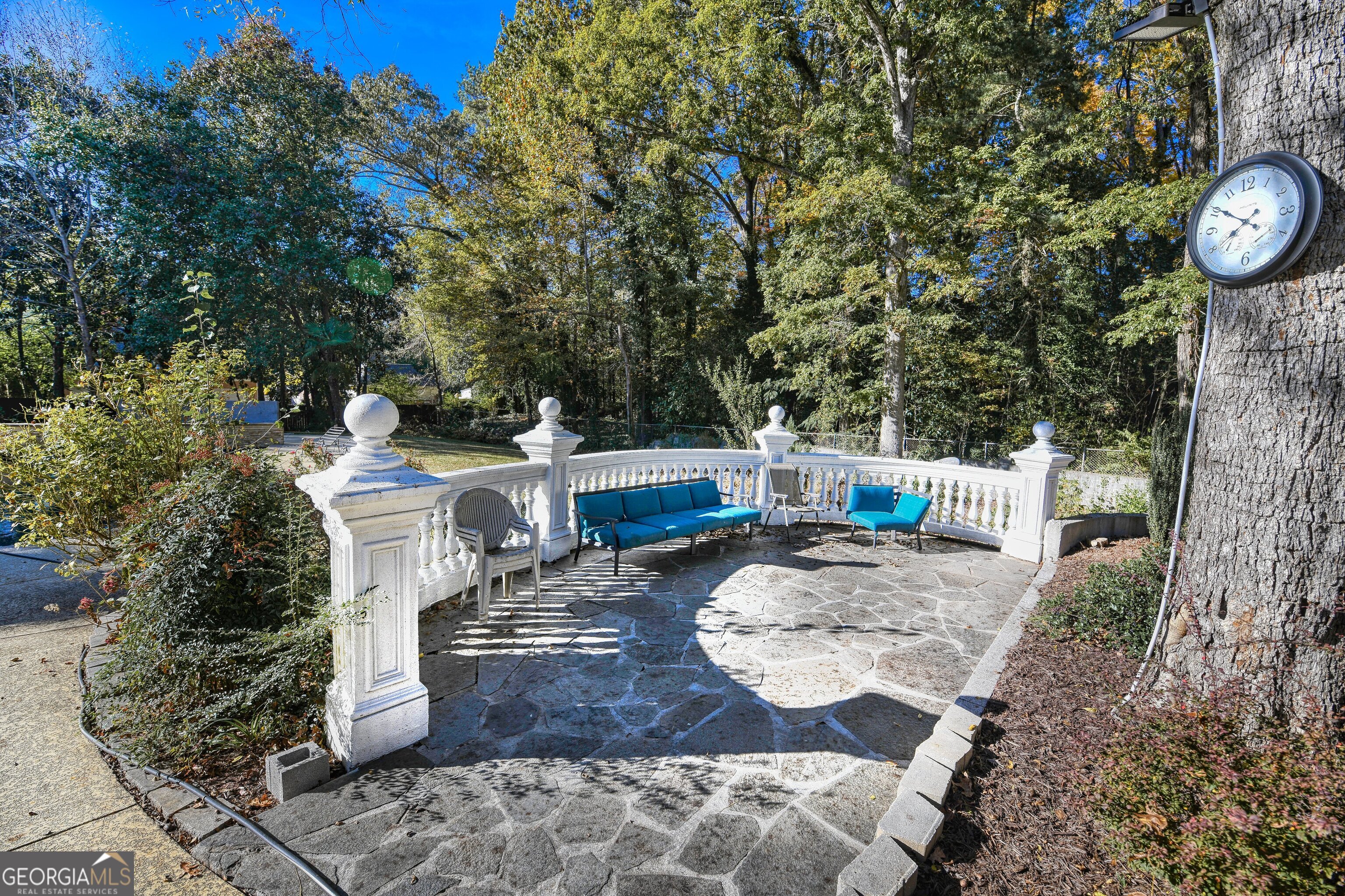 6020 Riverside Drive Property Photo 14