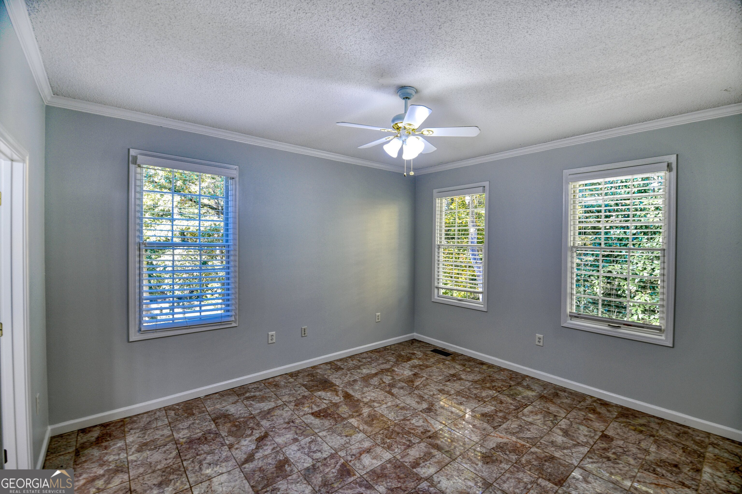 6020 Riverside Drive Property Photo 20