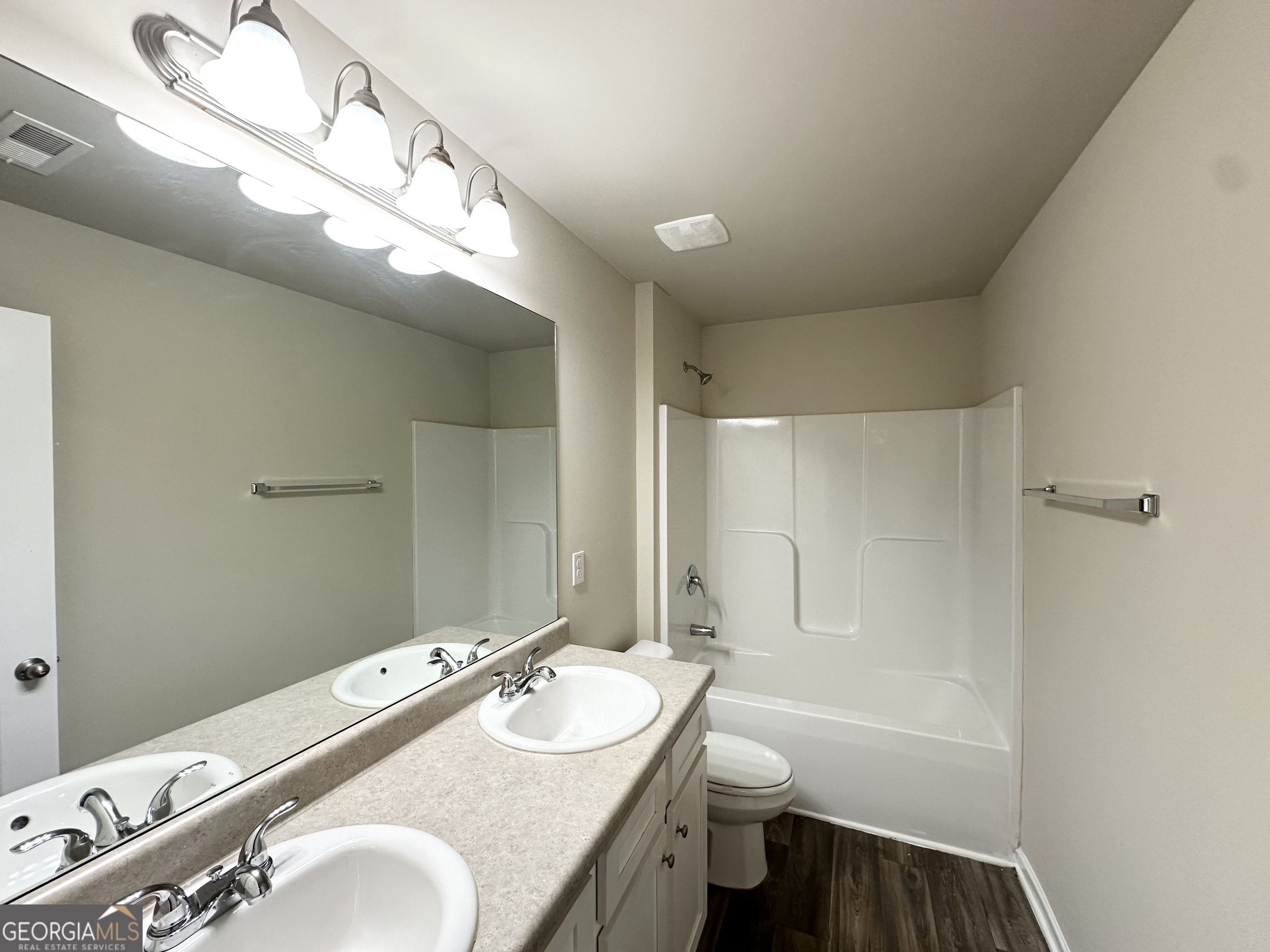 124 Donegal Way Property Photo 9