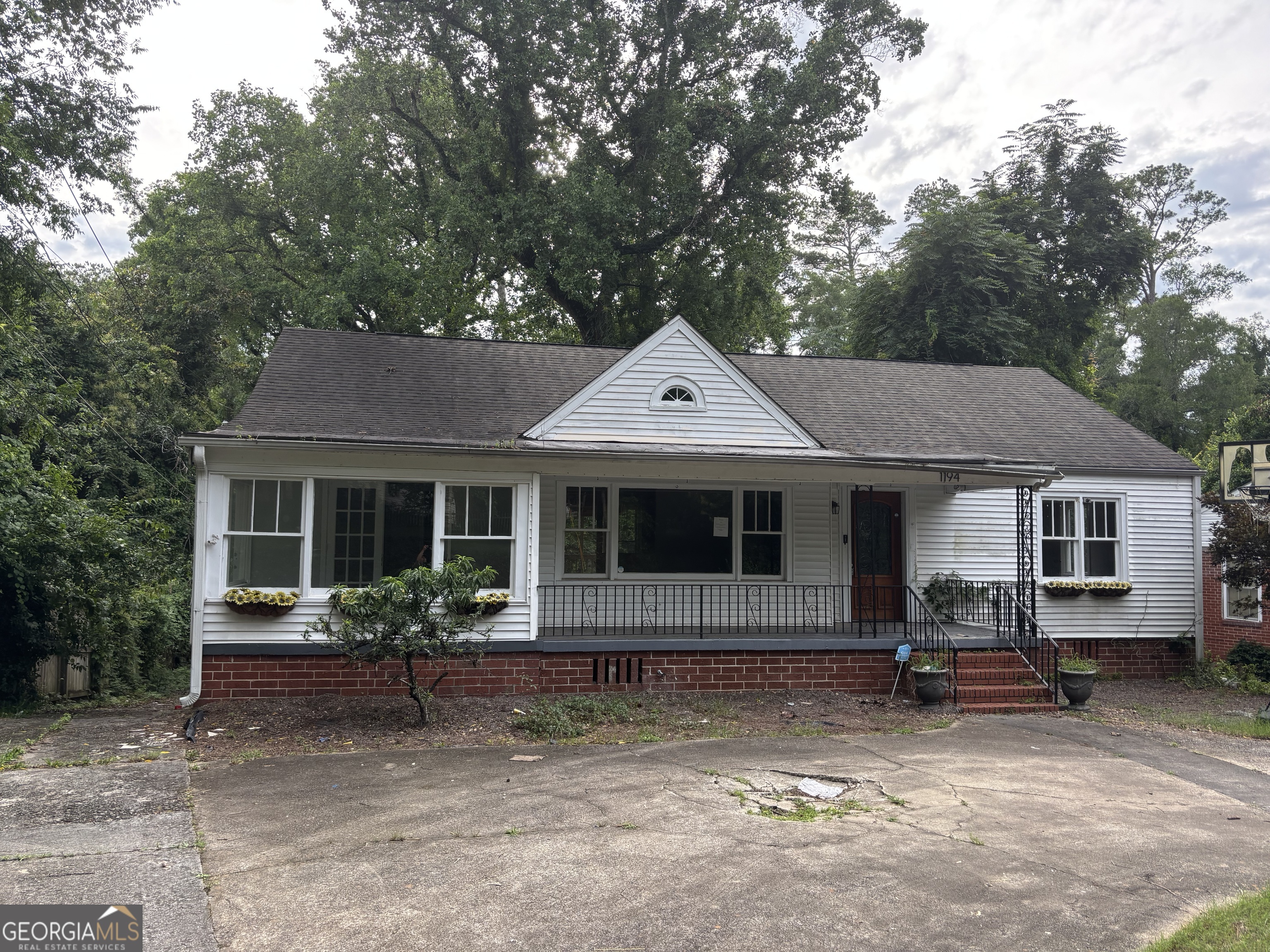 1194 Briarcliff Road Property Photo 1