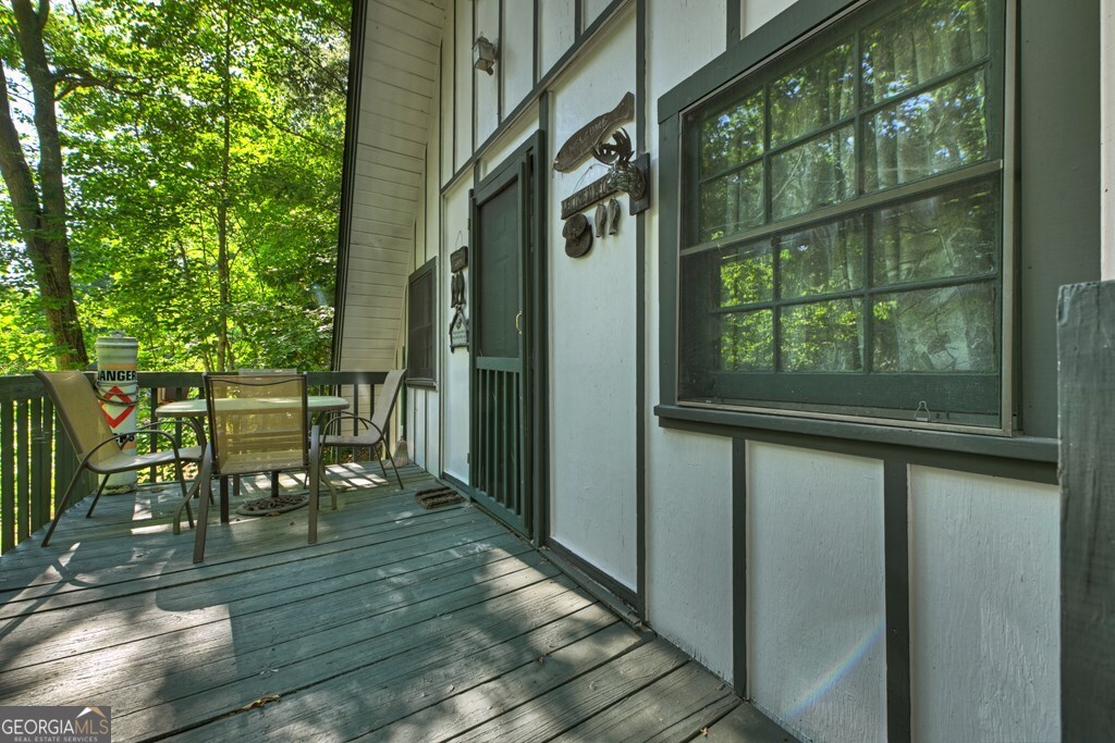 32 Lake Front Drive Property Photo 10