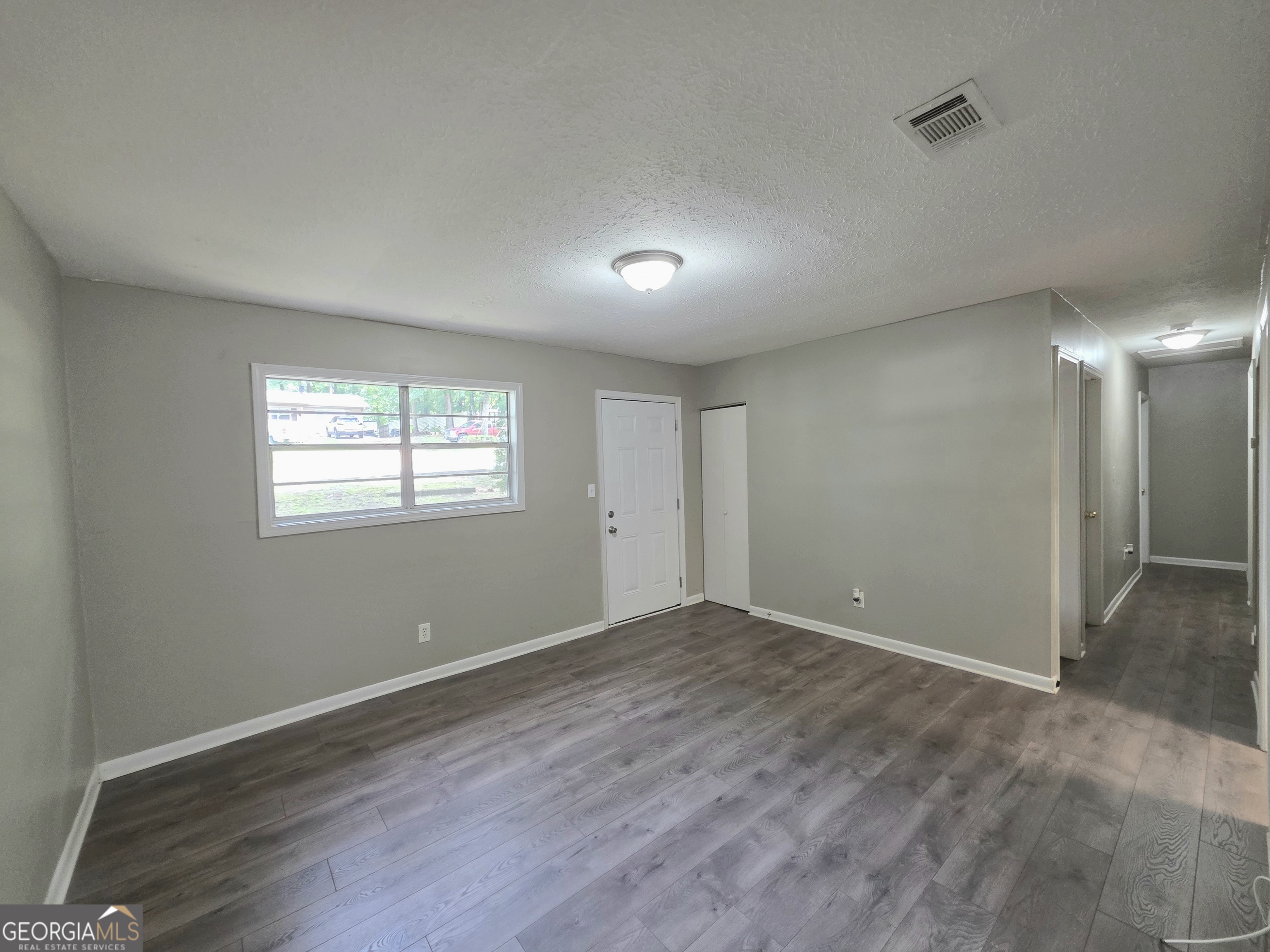 3460 Meadowview Drive Property Photo 4