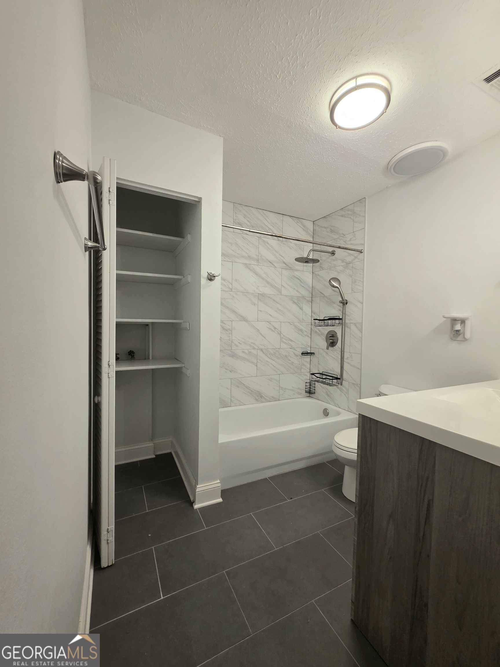 3460 Meadowview Drive Property Photo 8