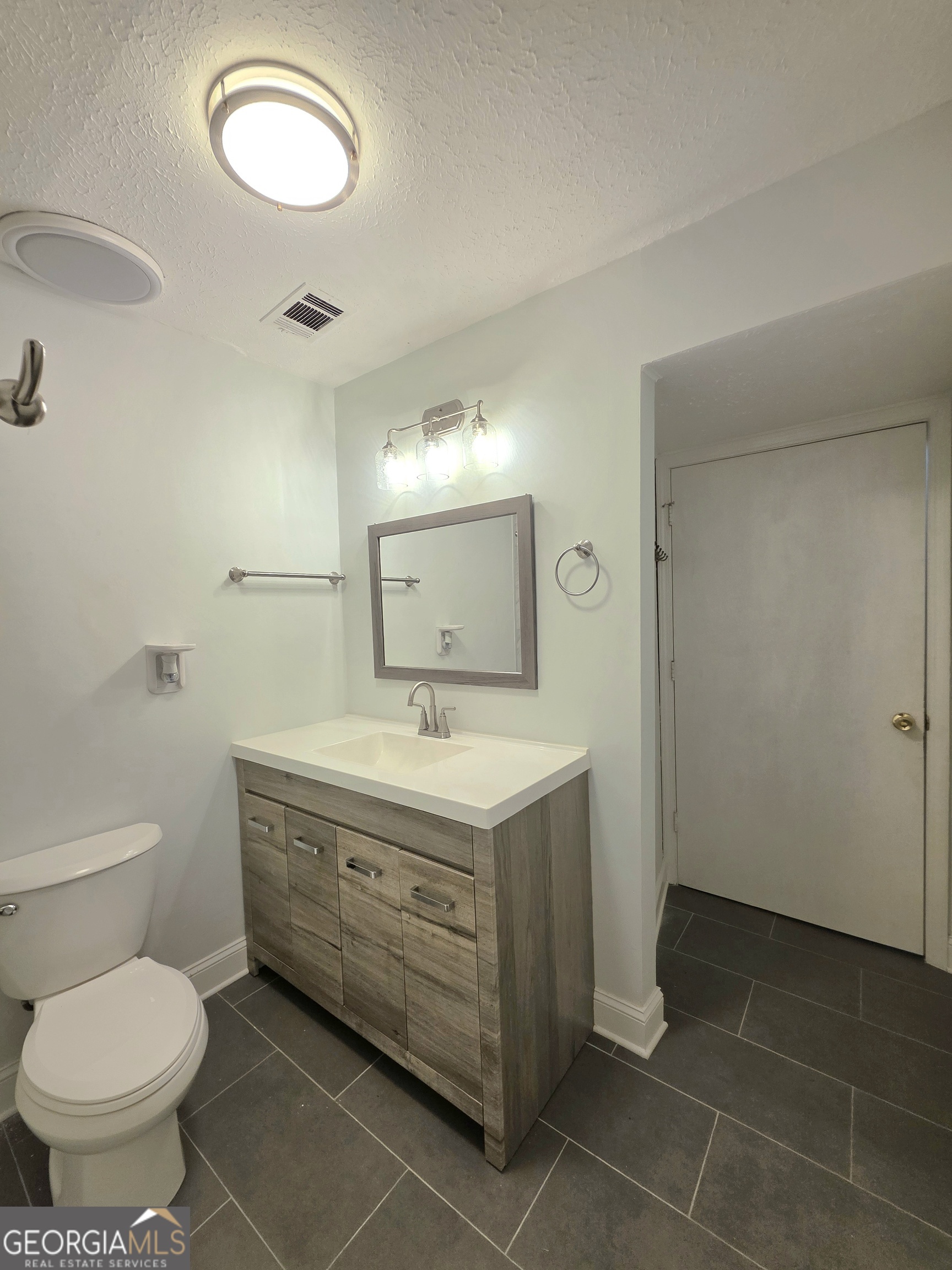 3460 Meadowview Drive Property Photo 9