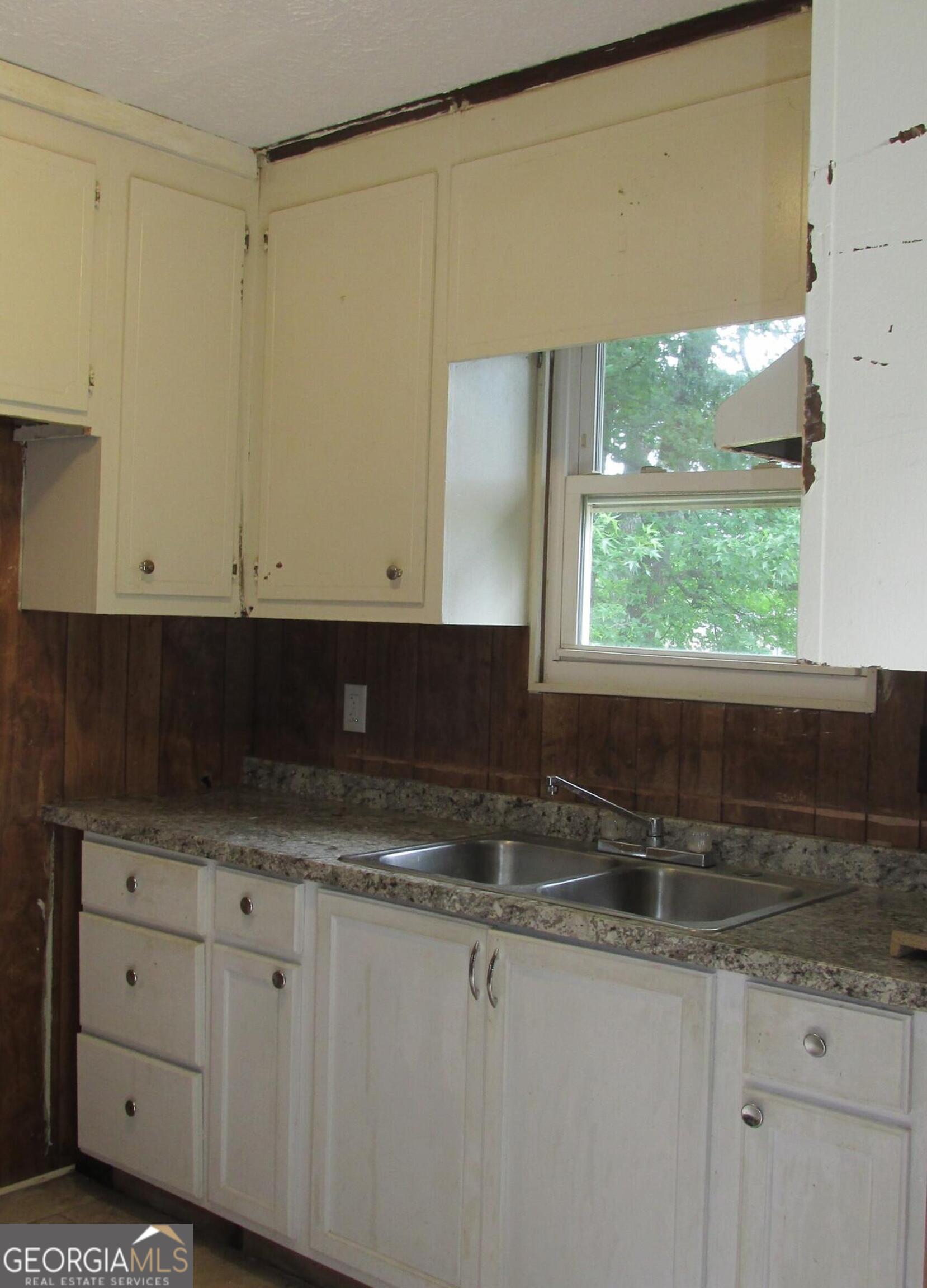 146 E Wright Street Property Photo 9