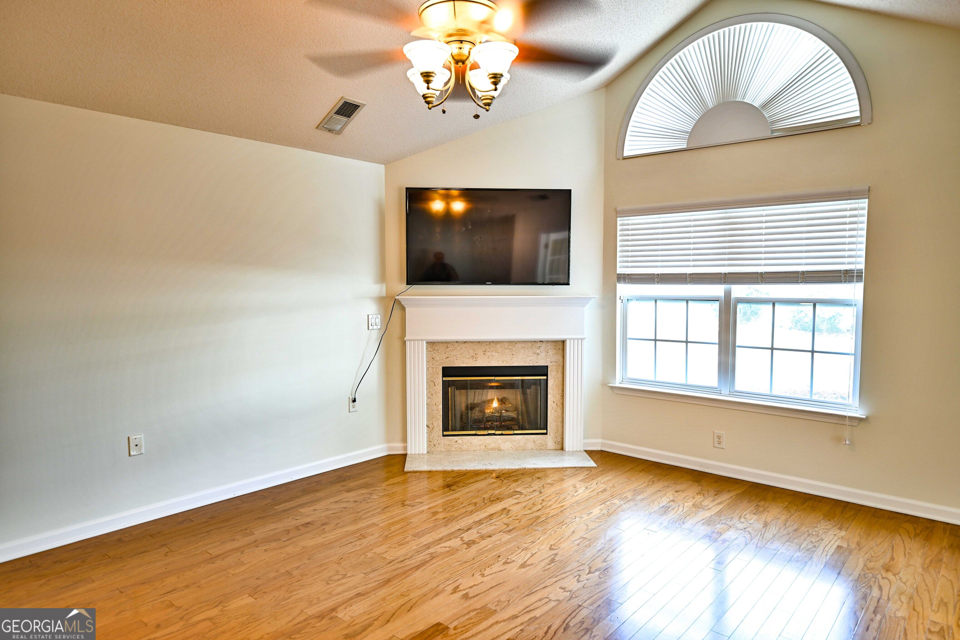 6107 Menlow Court Property Photo 8