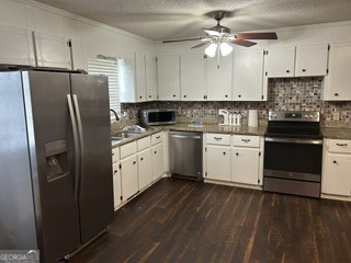 3693 Holly Place Property Photo 8