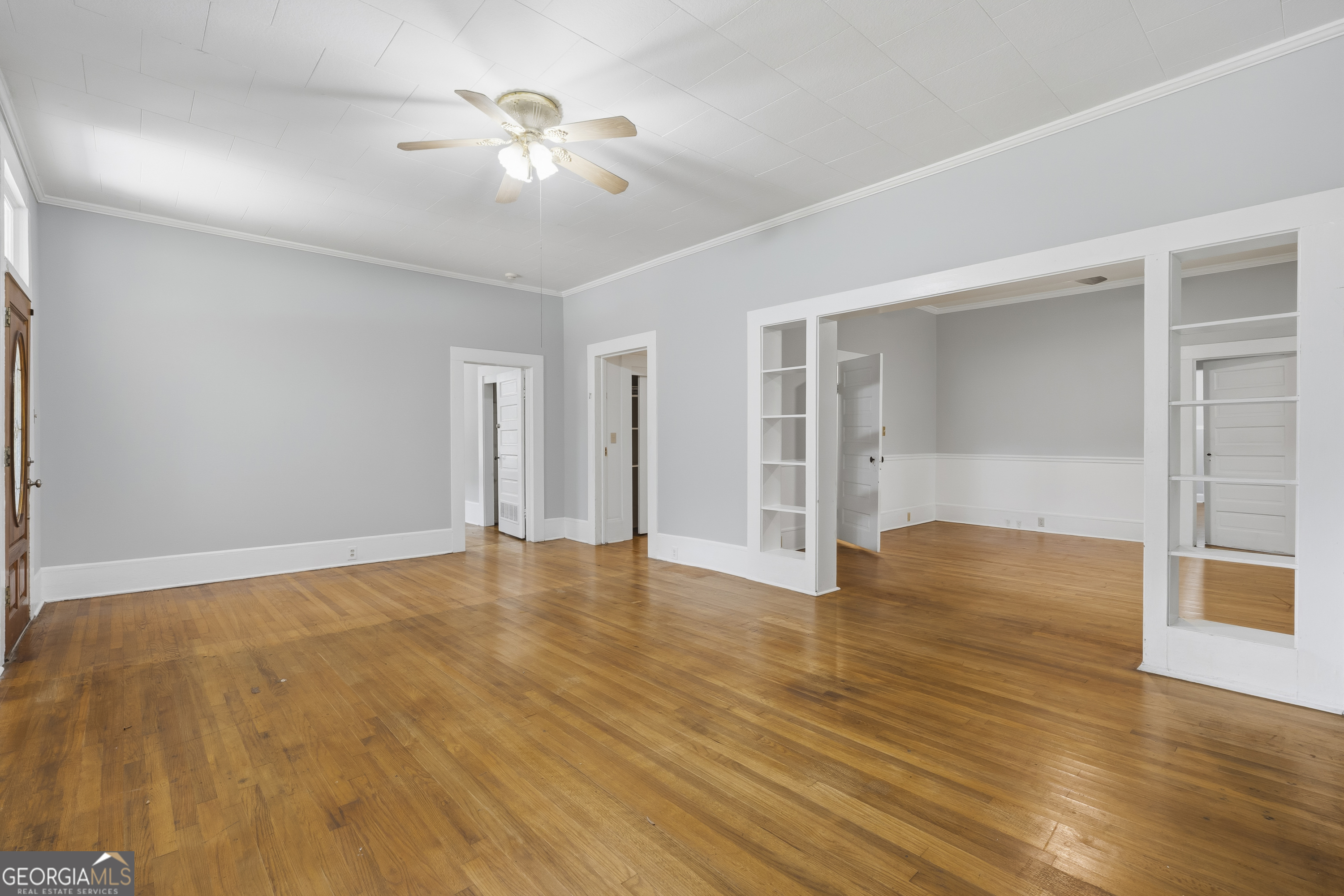202 Everett Square Property Photo 10