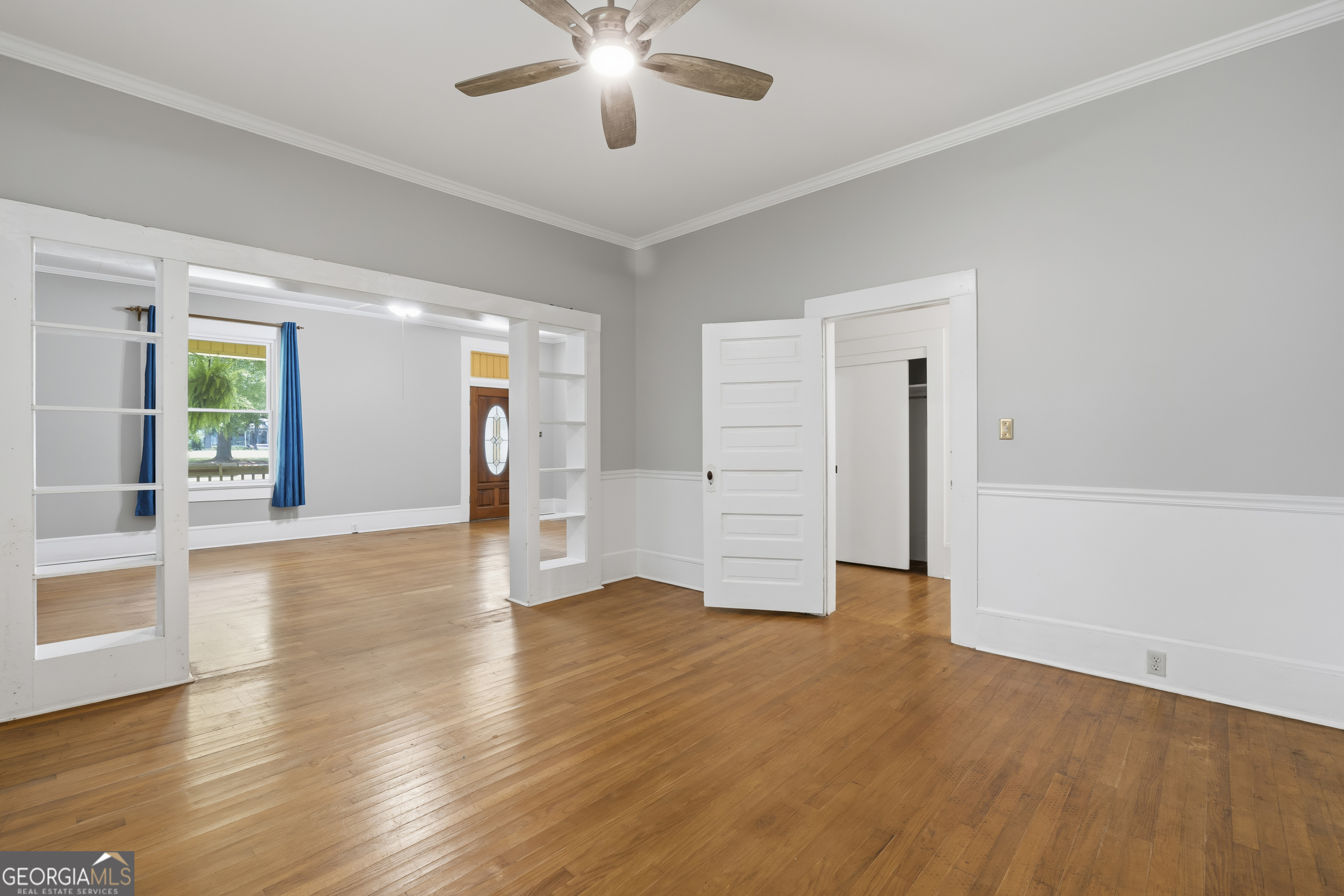 202 Everett Square Property Photo 13