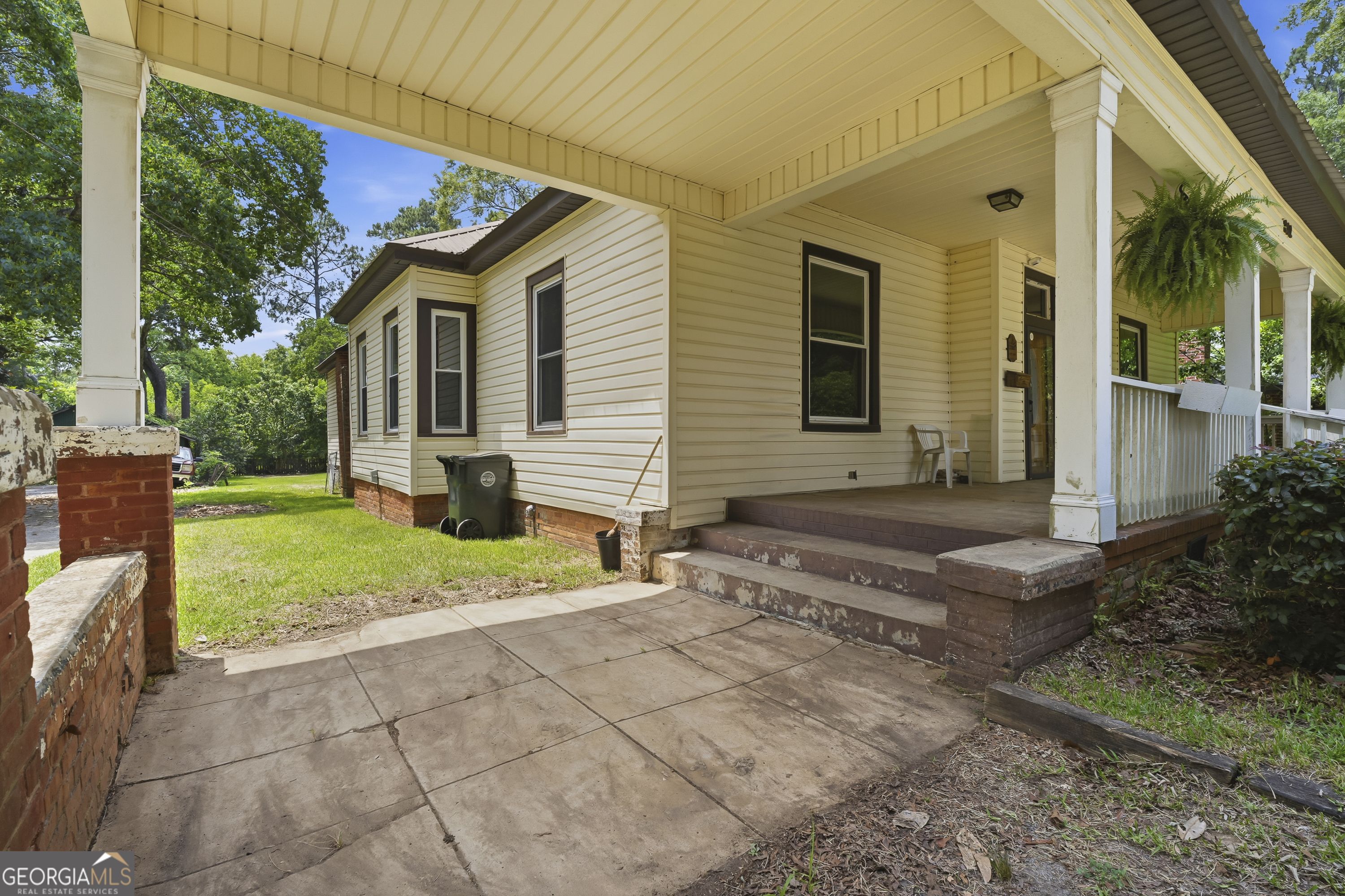 202 Everett Square Property Photo 46