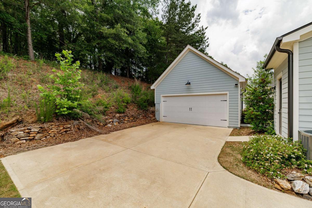 261 Highpointe Lane Property Photo 47