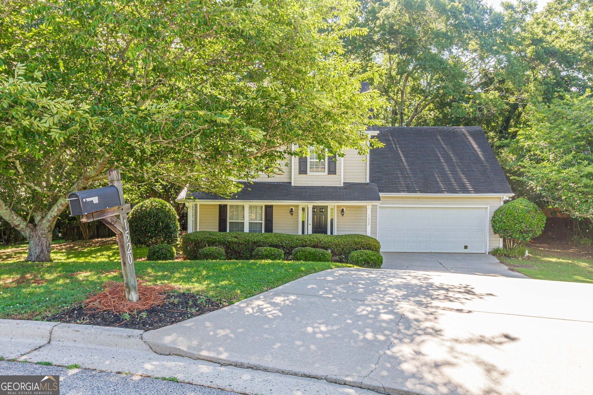 1520 Riverglen Drive Property Photo 3