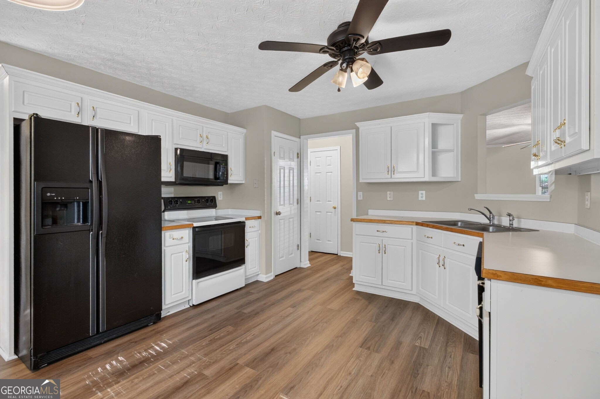 1520 Riverglen Drive Property Photo 13