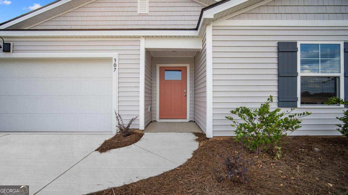 404 Mims Street Property Photo 5