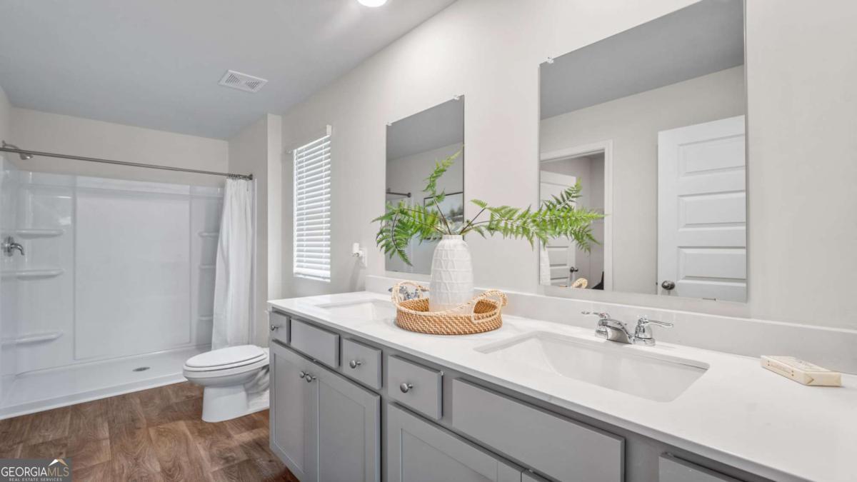 404 Mims Street Property Photo 18