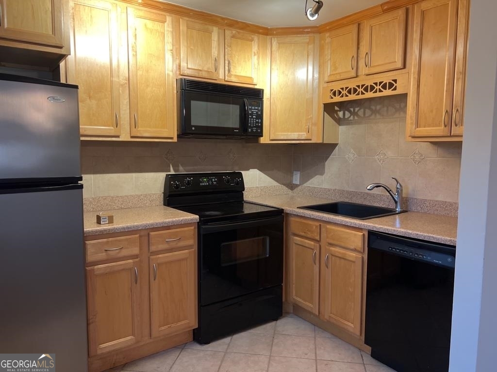 2018 S Milledge Avenue # 1 Property Photo 5