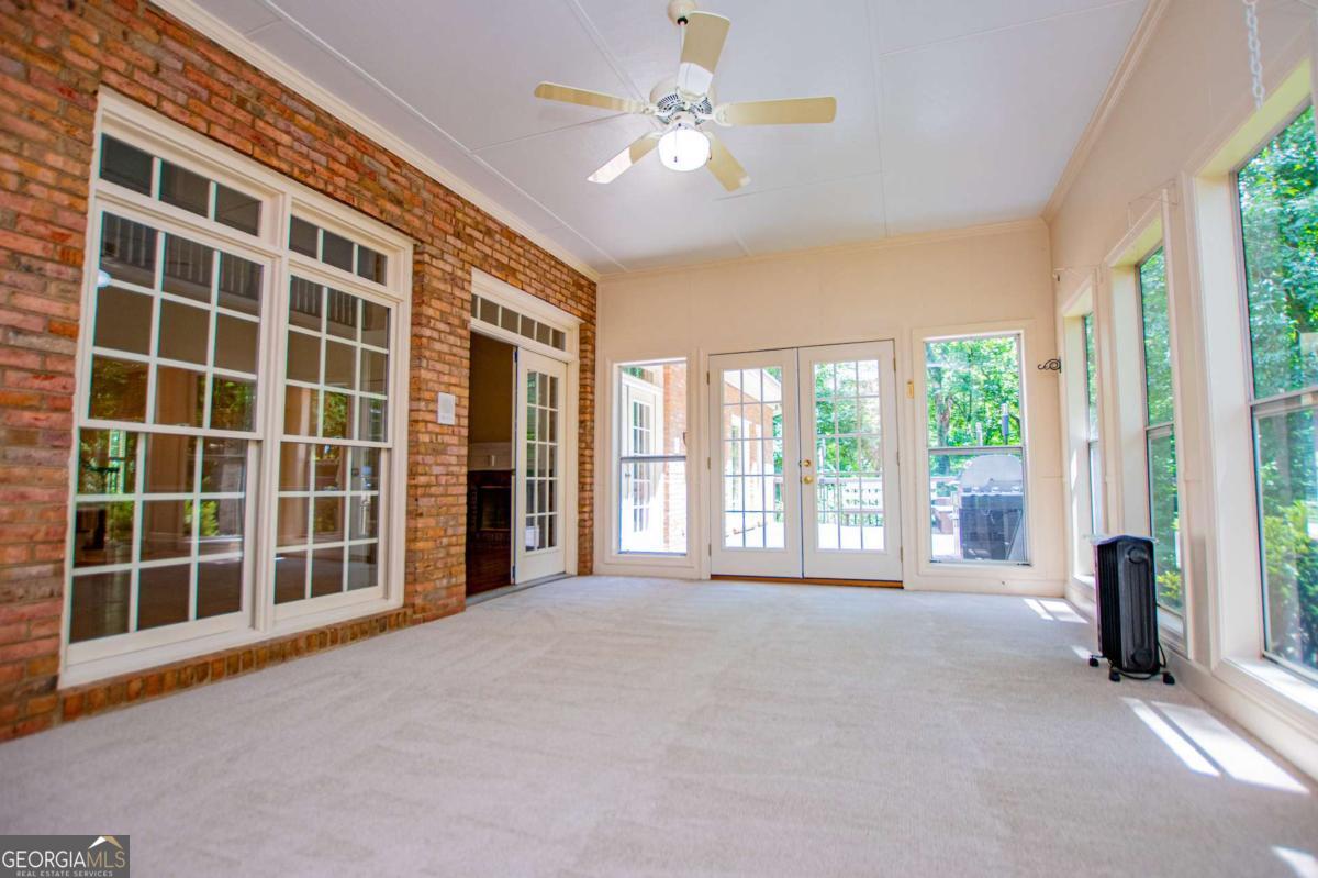 36 London Way Property Photo 17
