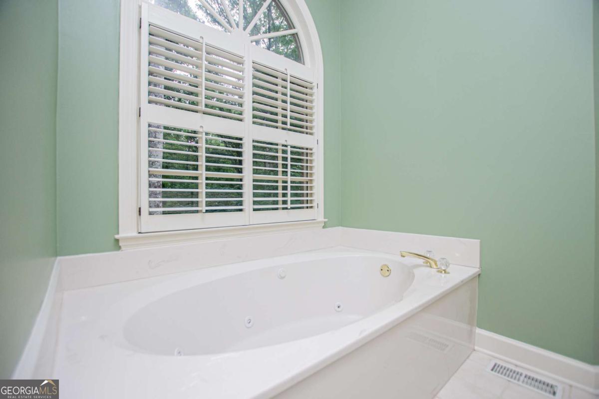 36 London Way Property Photo 22