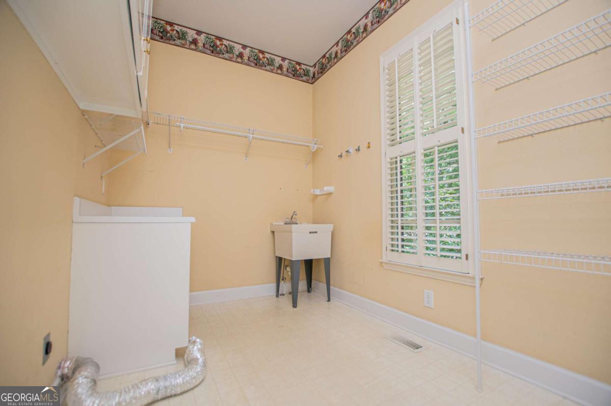 36 London Way Property Photo 28