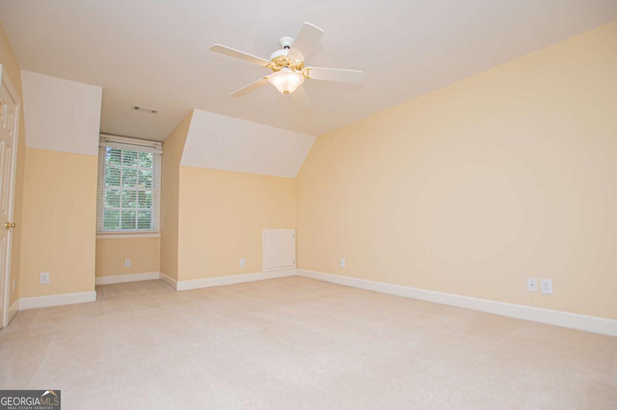 36 London Way Property Photo 34