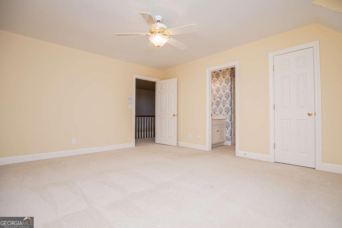 36 London Way Property Photo 37