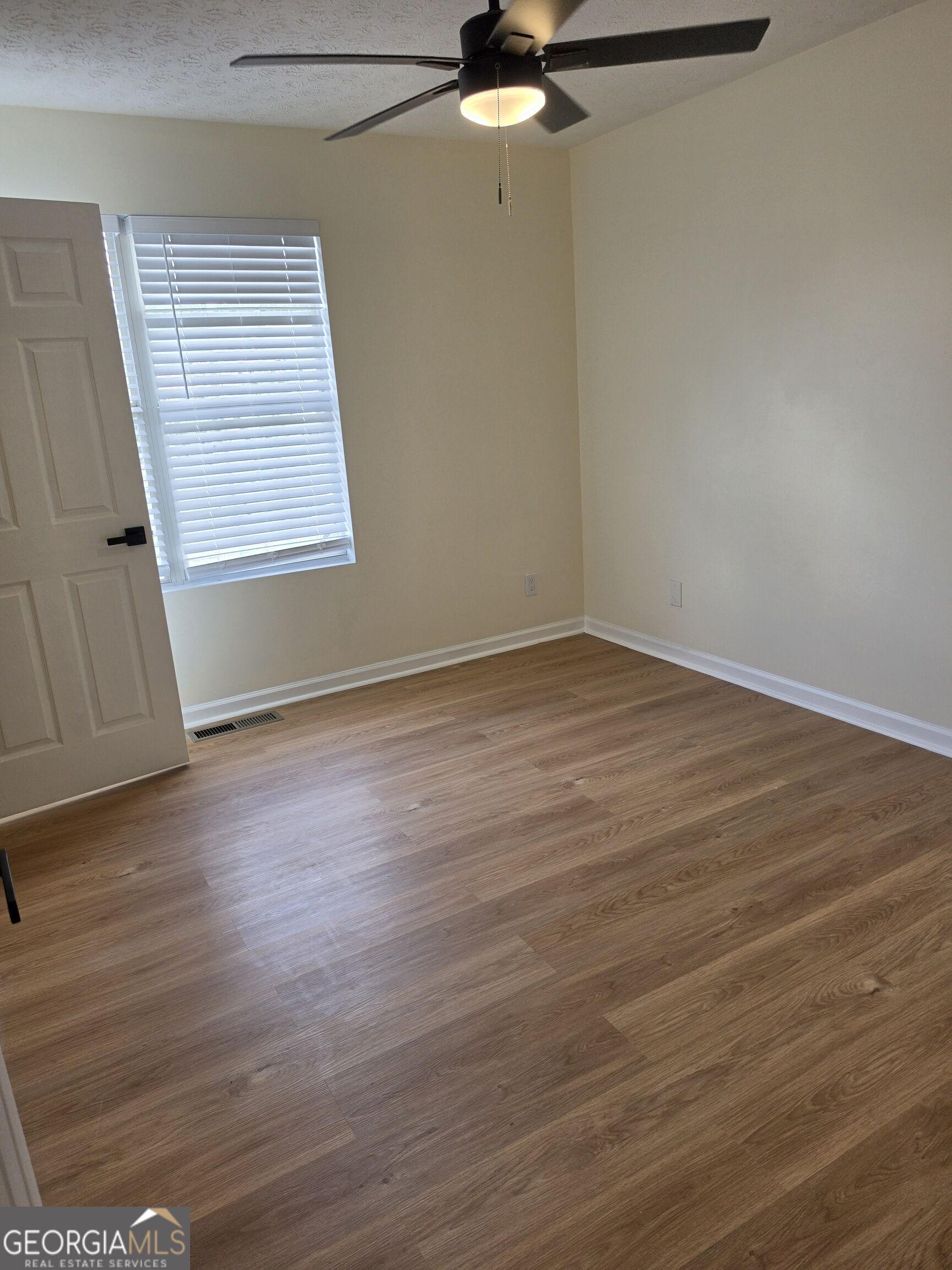 1327 Hollenbeck Lane Property Photo 14