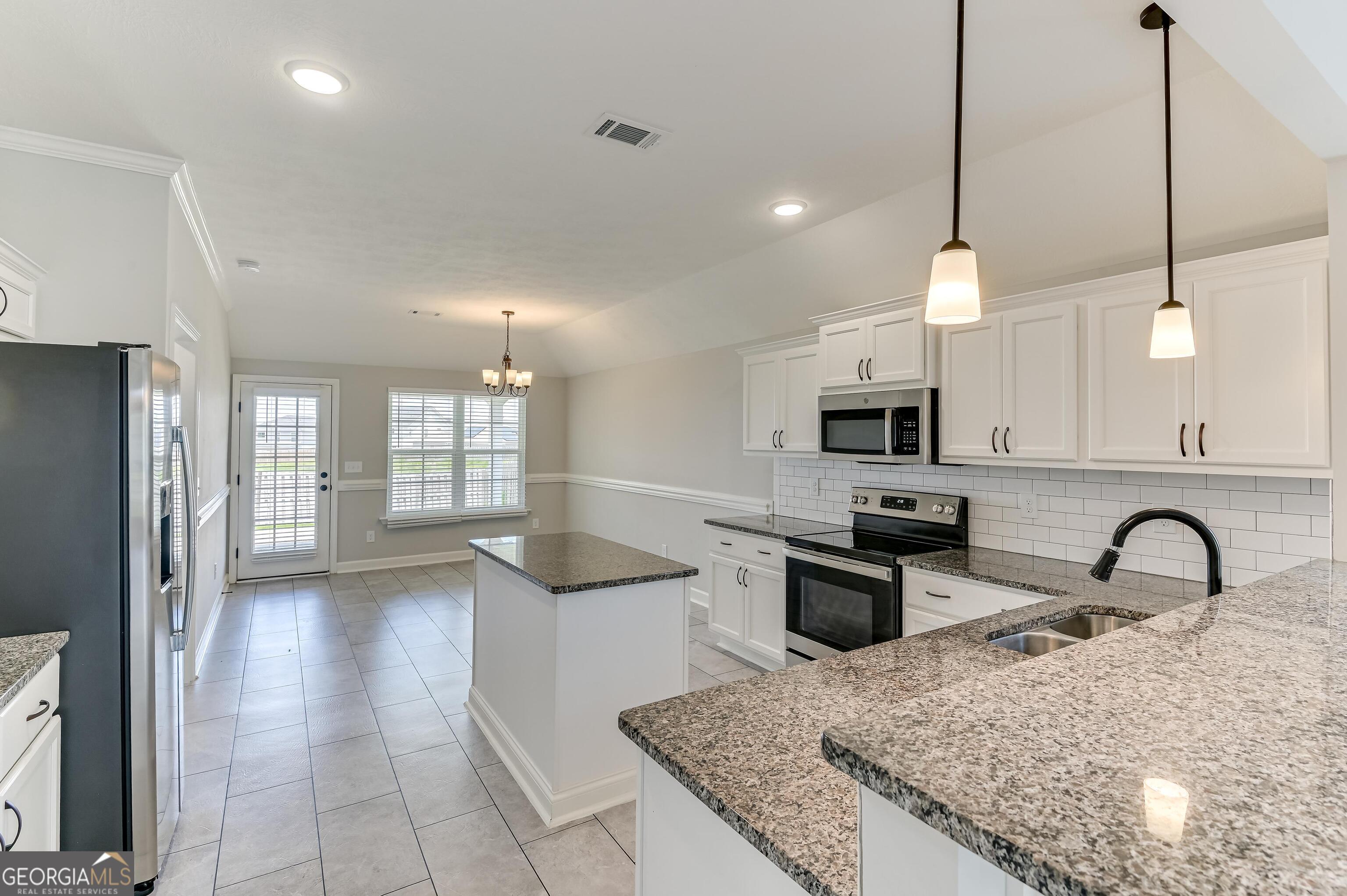 870 Goodale Drive Property Photo 6