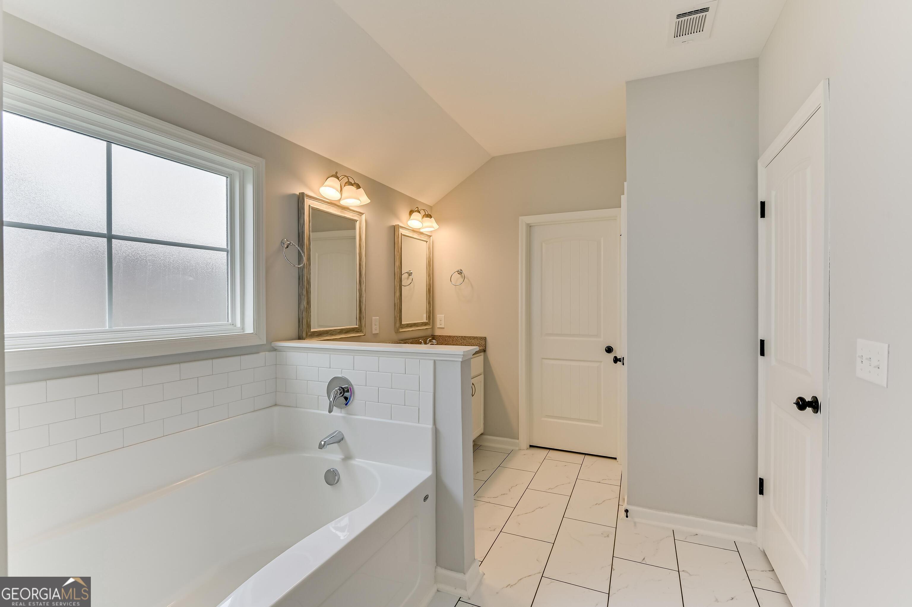 870 Goodale Drive Property Photo 12