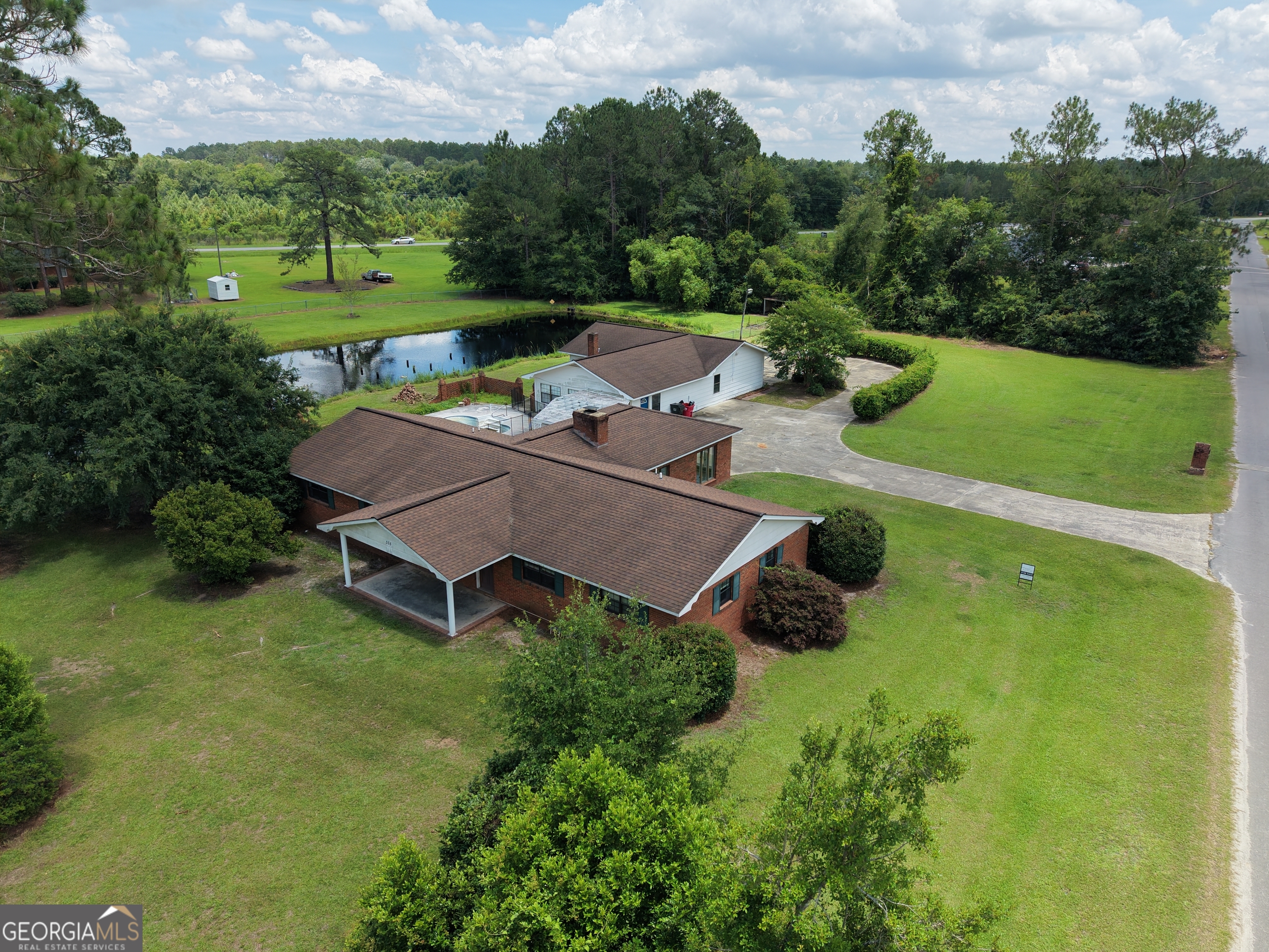 338 Lakeview Drive Property Photo 2
