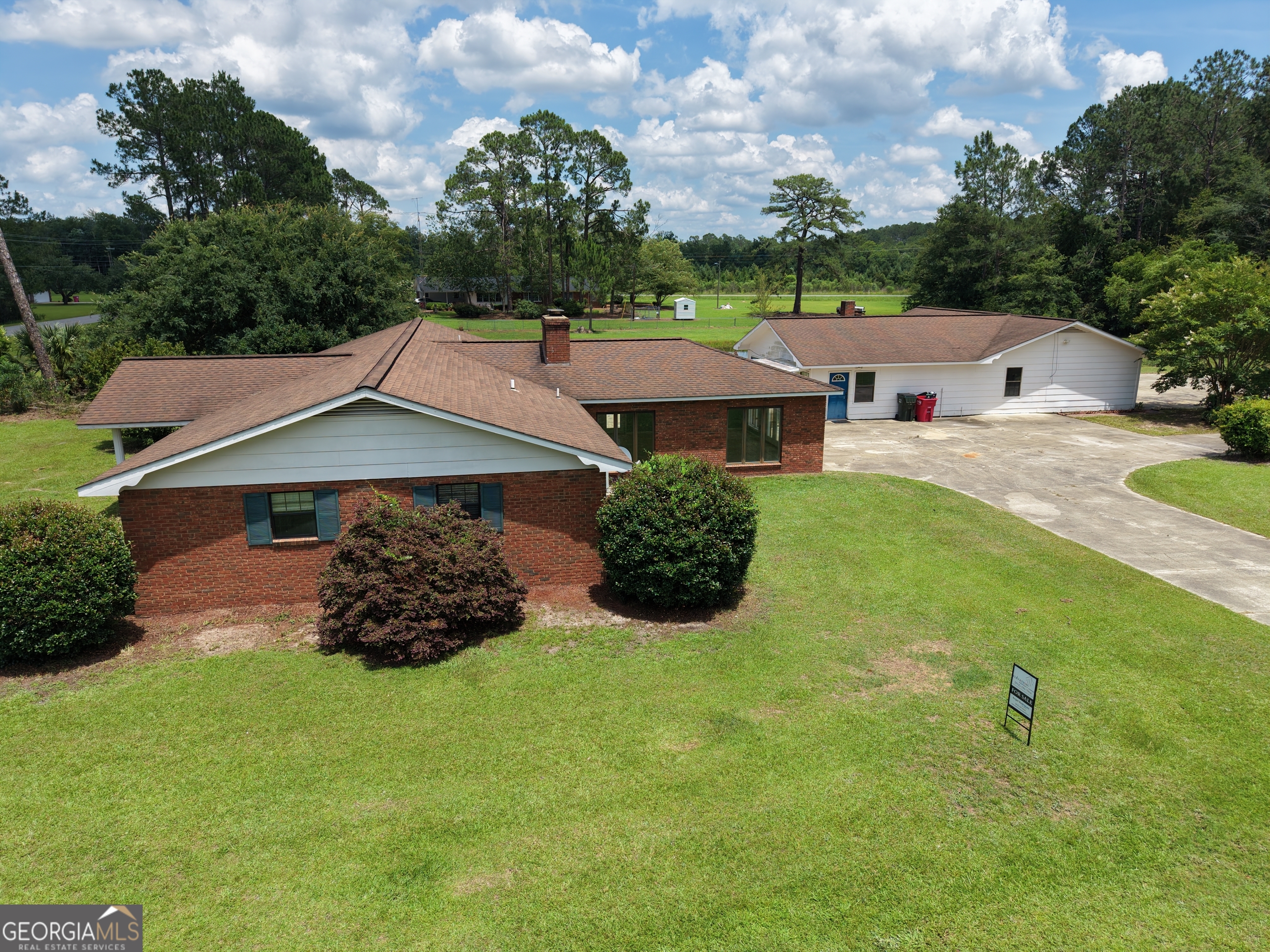 338 Lakeview Drive Property Photo 3