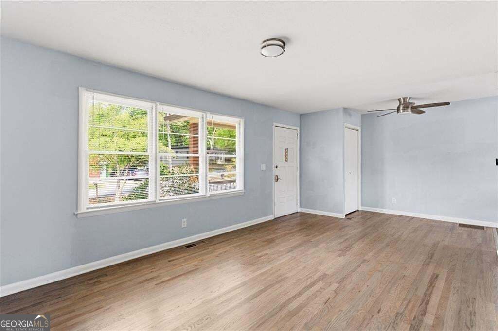 2363 Beverly Lane Property Photo 6
