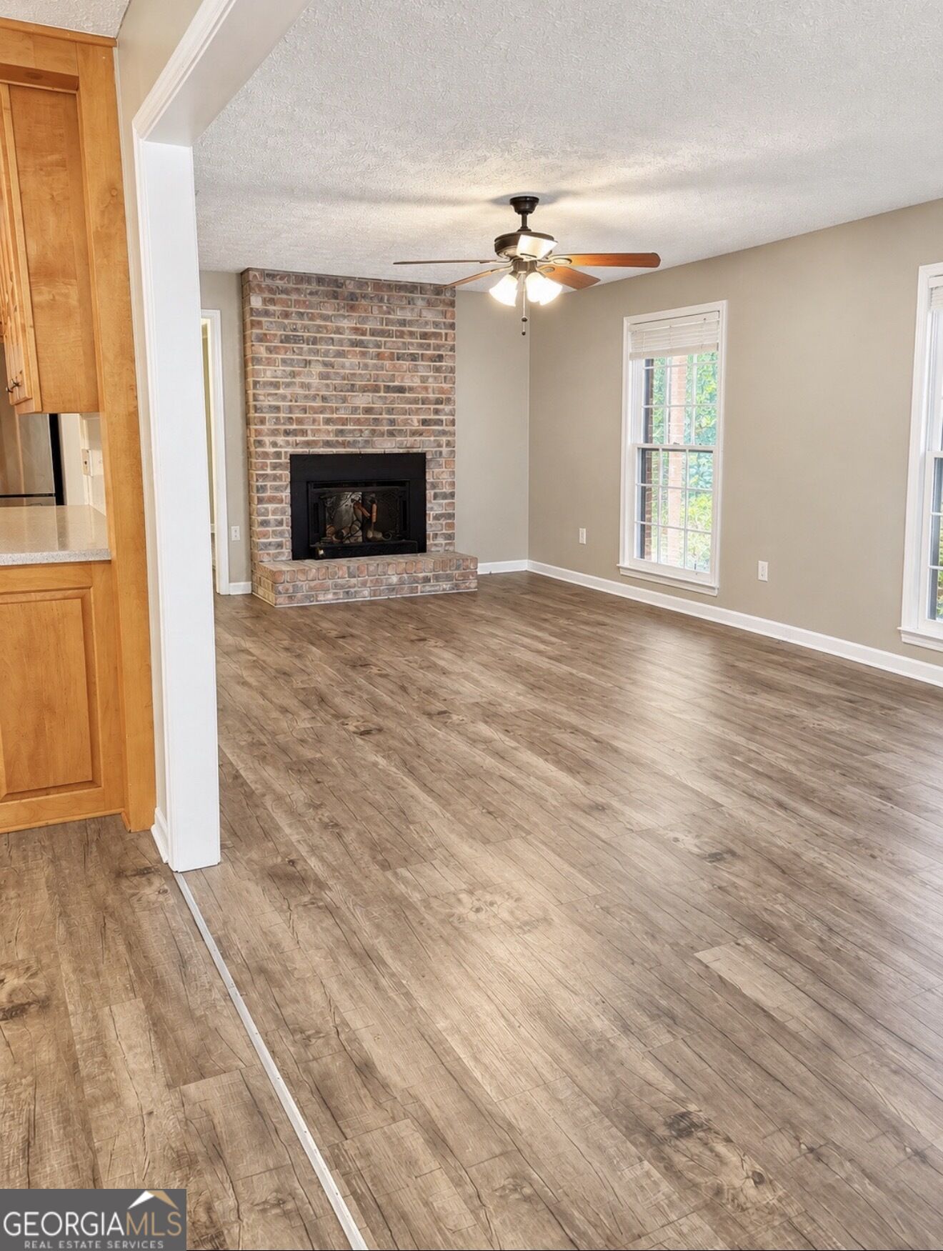 403 S Sequoyah Circle Ne Property Photo 6