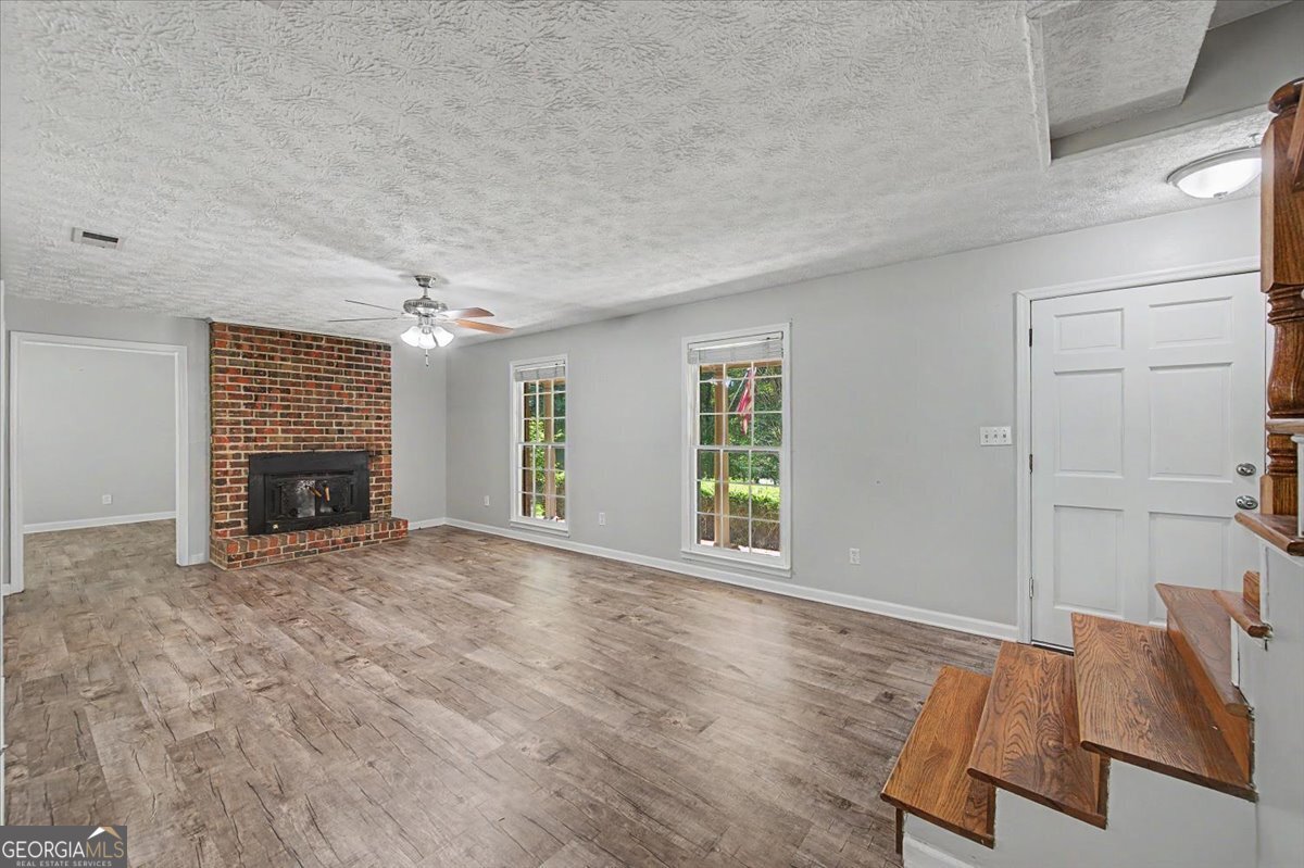 403 S Sequoyah Circle Ne Property Photo 9