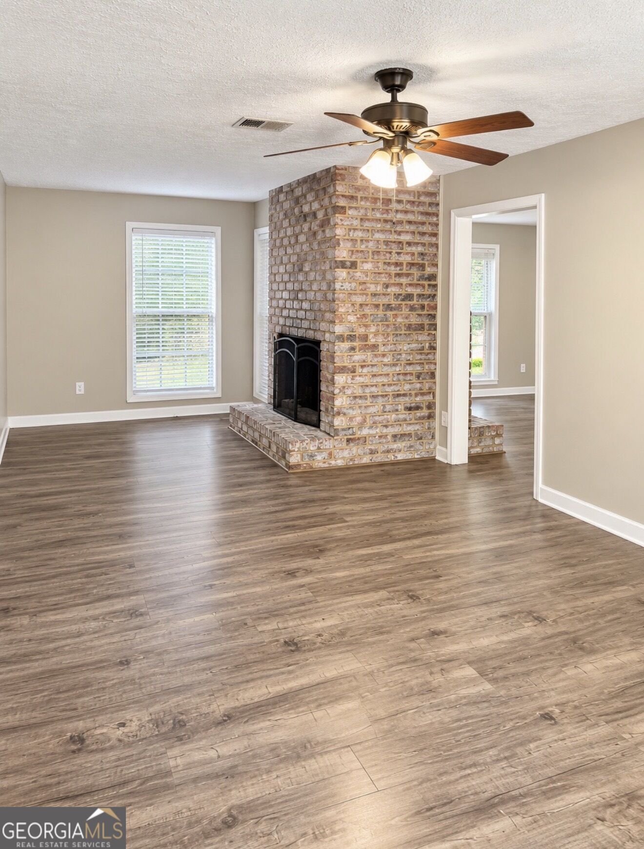 403 S Sequoyah Circle Ne Property Photo 17